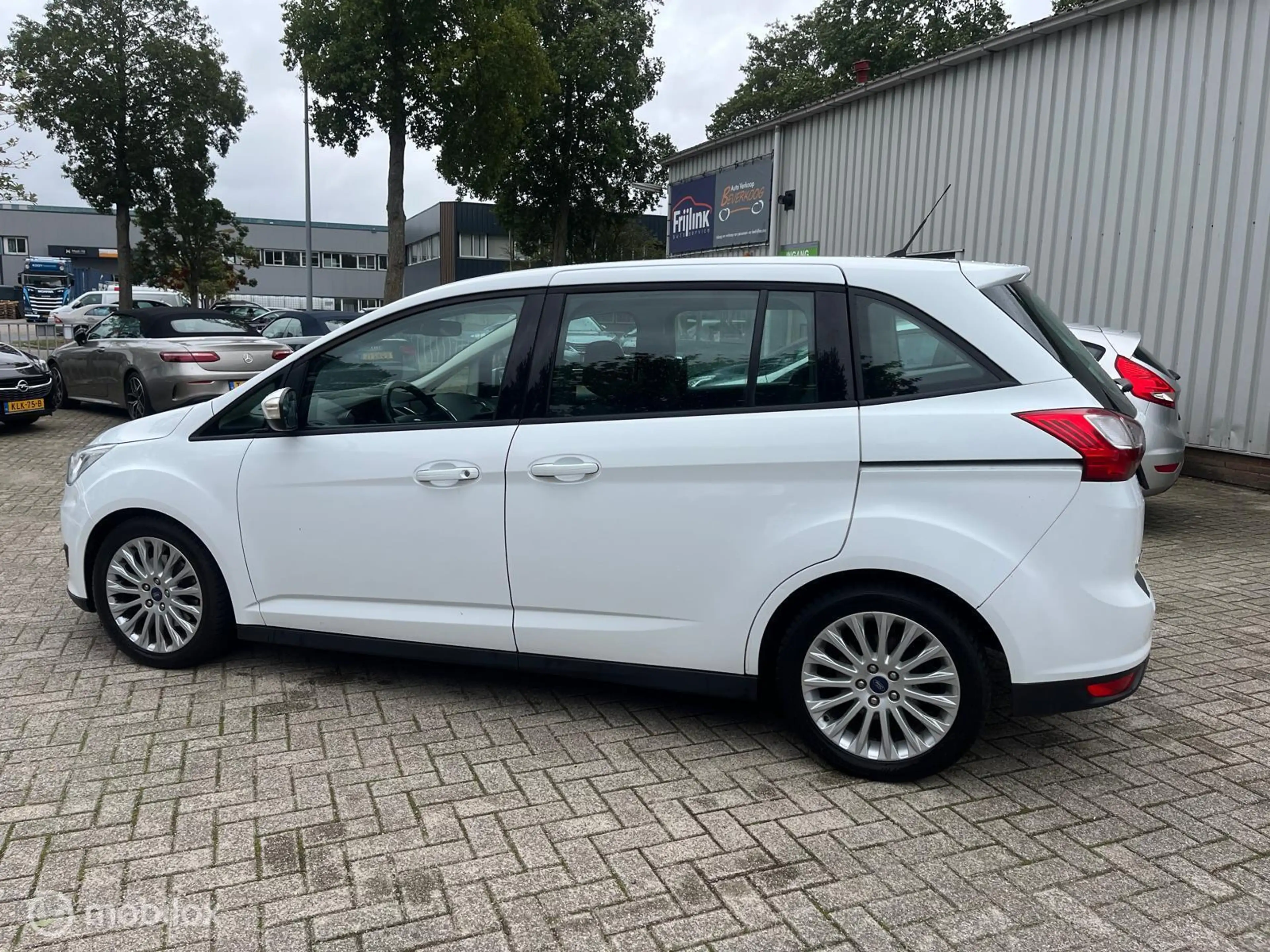 Ford Grand C-Max 1.0 WHITE EDITION — photo 6