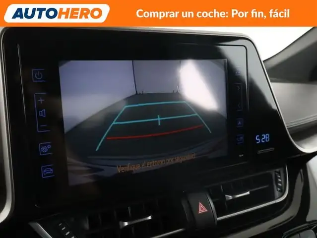 Toyota C-HR view 21