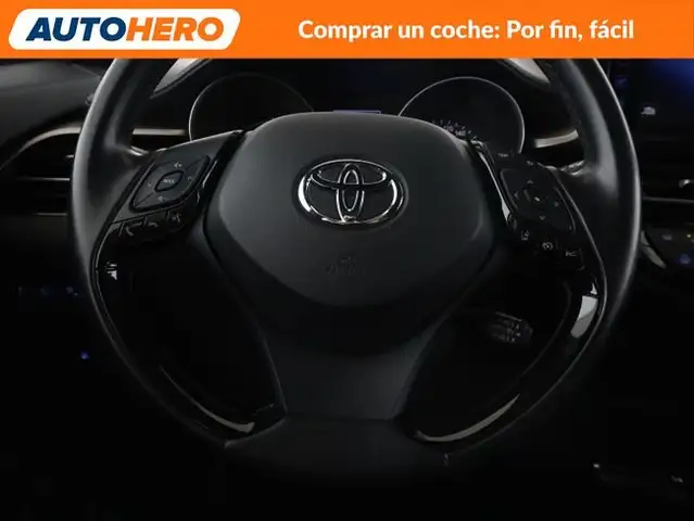 Toyota C-HR view 24