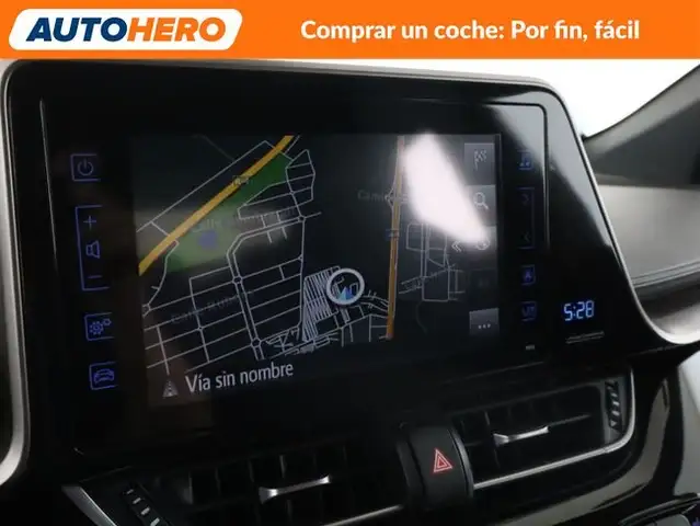 Toyota C-HR view 20