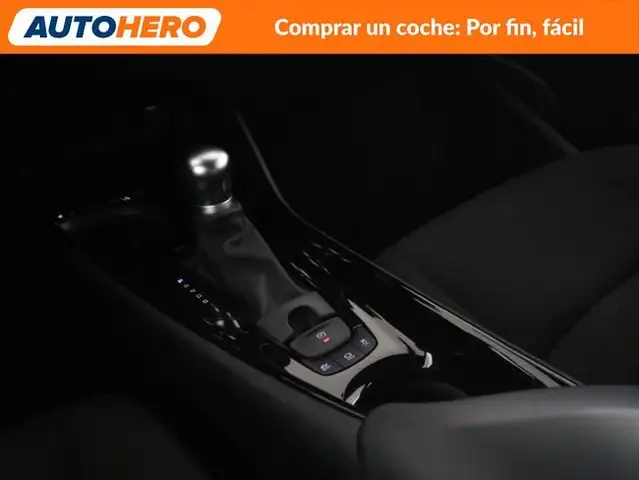 Toyota C-HR view 28