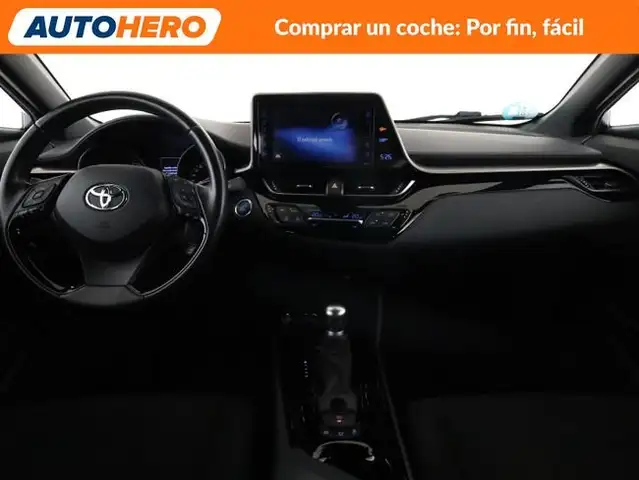 Toyota C-HR view 13