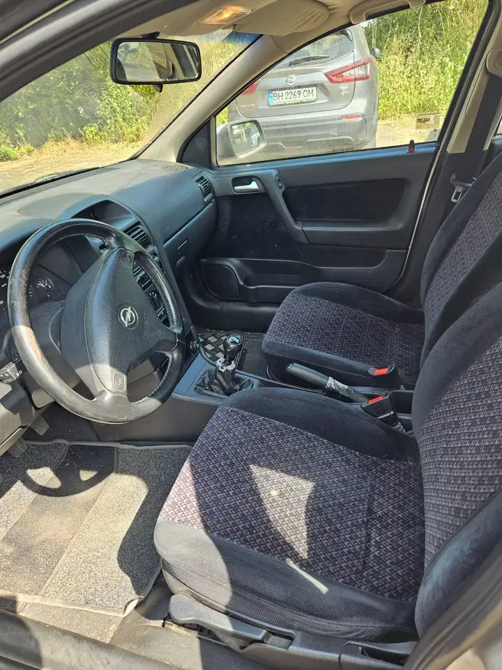 Opel Astra 1.6-16V Comfort, foto 8