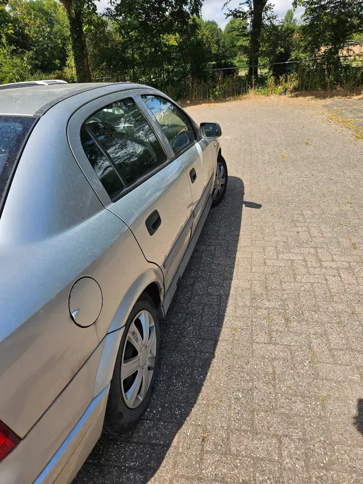 Opel Astra 1.6-16V Comfort, foto 4