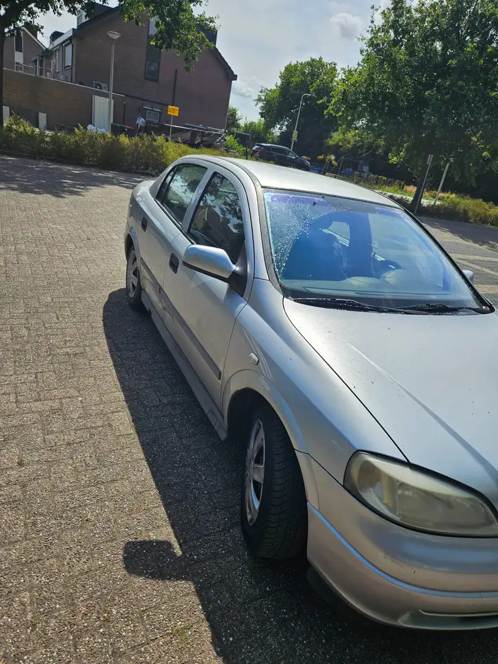 Opel Astra 1.6-16V Comfort, foto 2