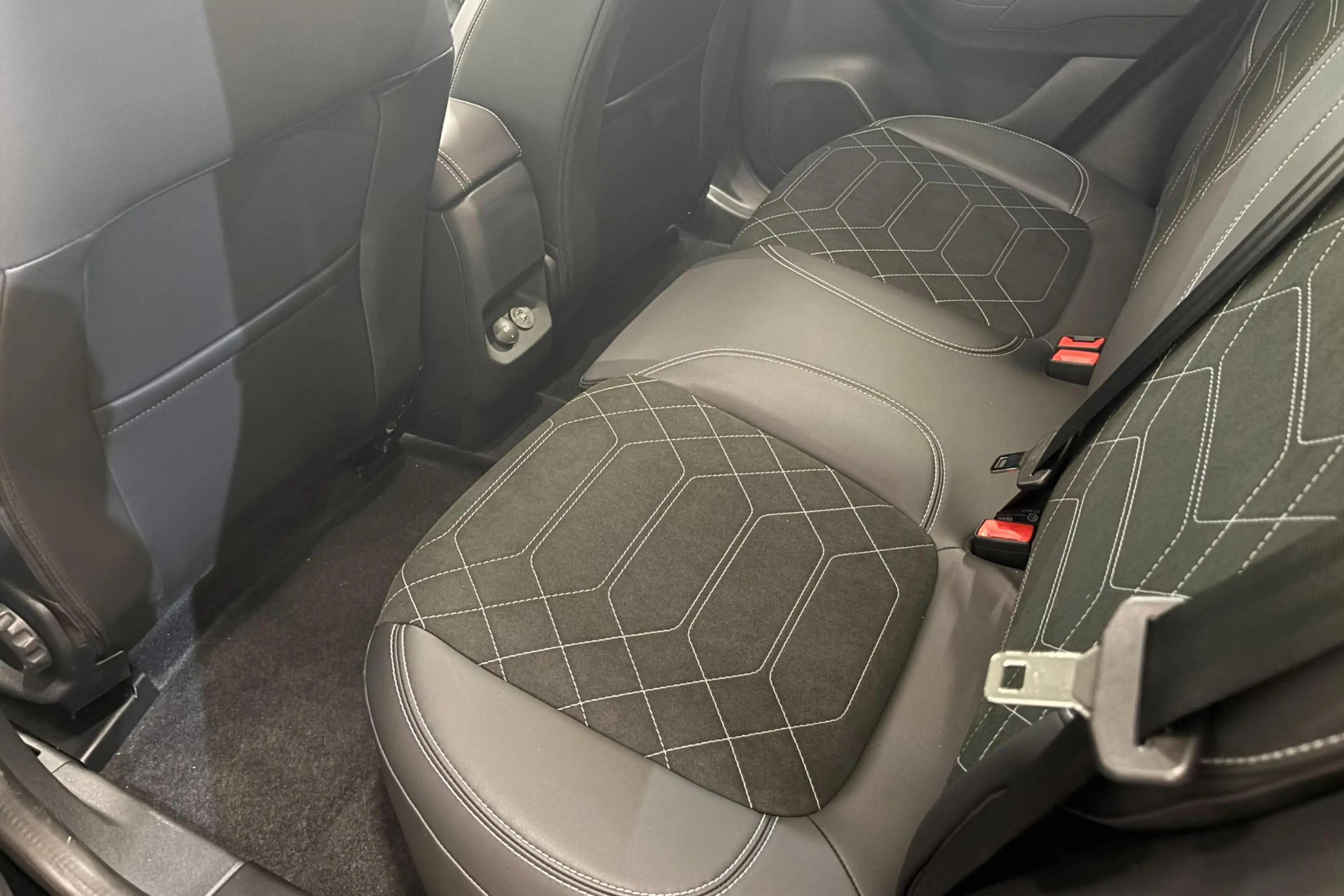 Ford Puma Gen-E Premium 44 kWh — photo 15