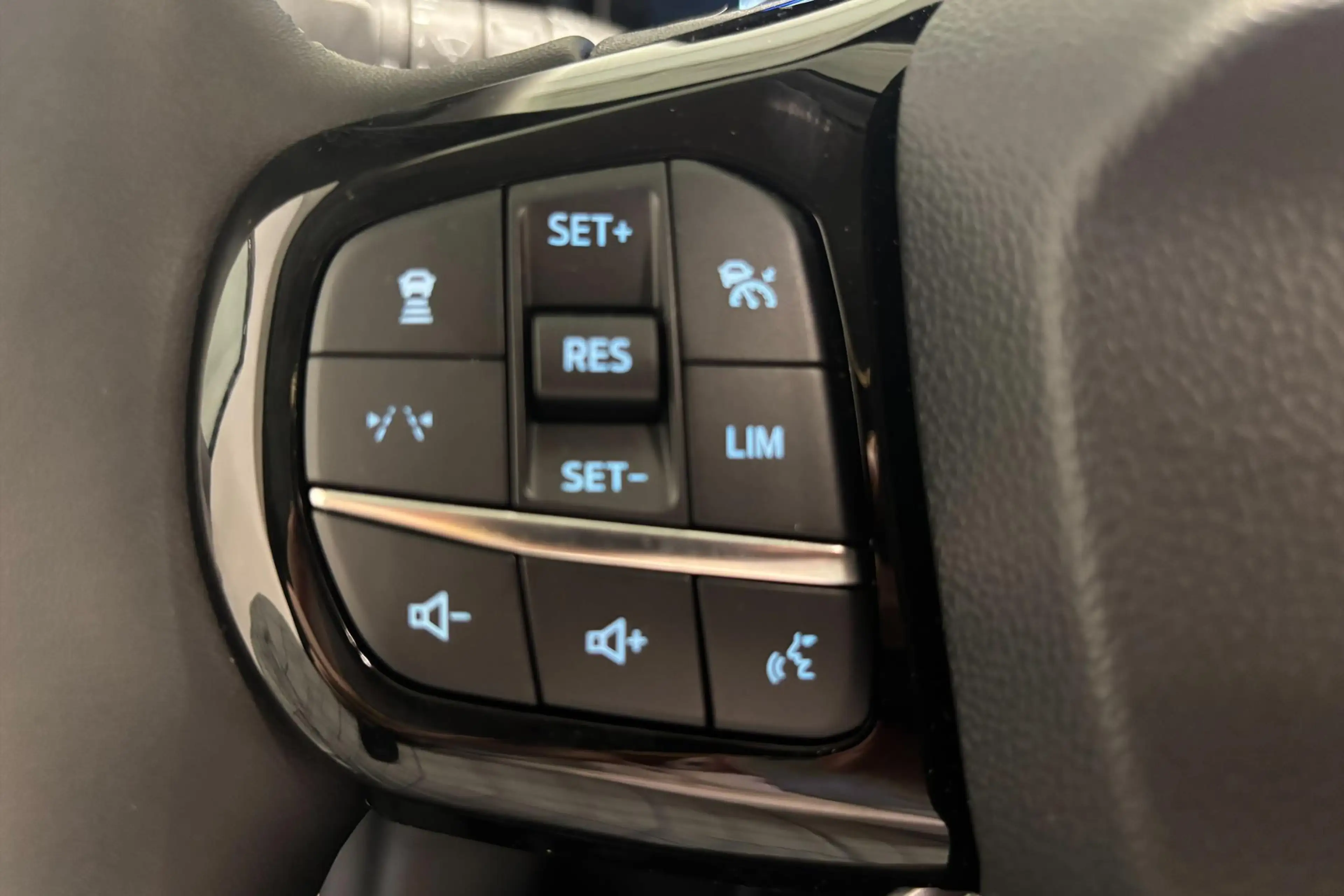 Ford Puma Gen-E Premium 44 kWh — photo 12