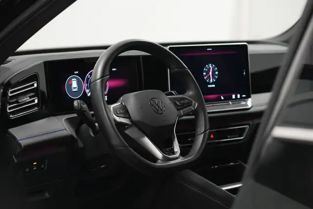 Volkswagen Tiguan view 13