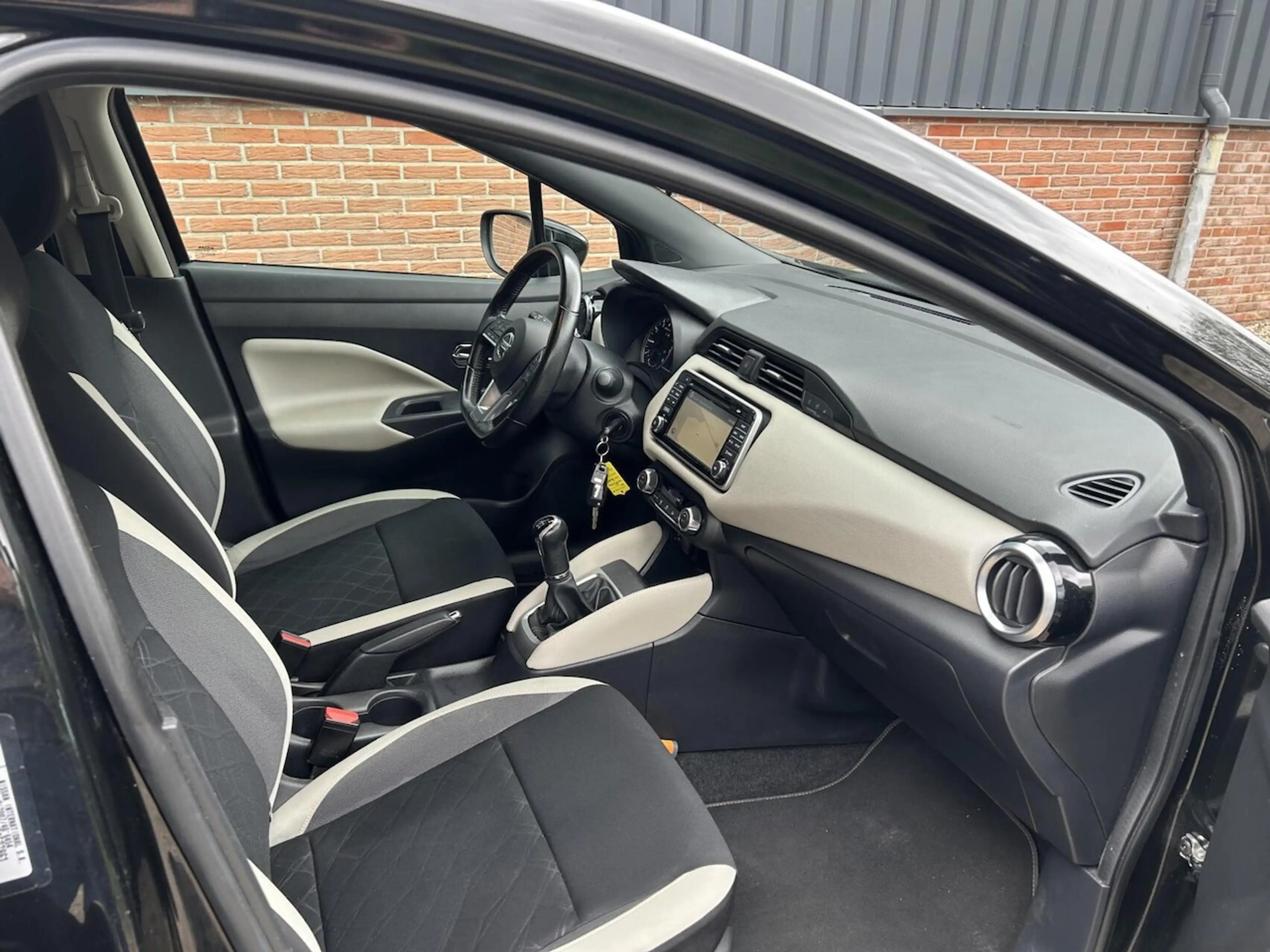 Nissan Micra 0.9 IG-T Navigatie/Ecc/Lmv/Pr-Glass/Camera — photo 10