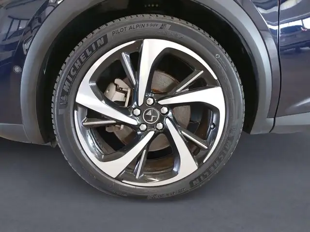 DS Automobiles DS 7 Crossback view 9