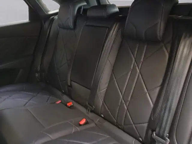 DS Automobiles DS 7 Crossback view 13