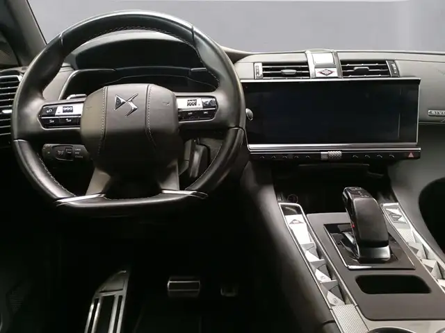 DS Automobiles DS 7 Crossback view 12