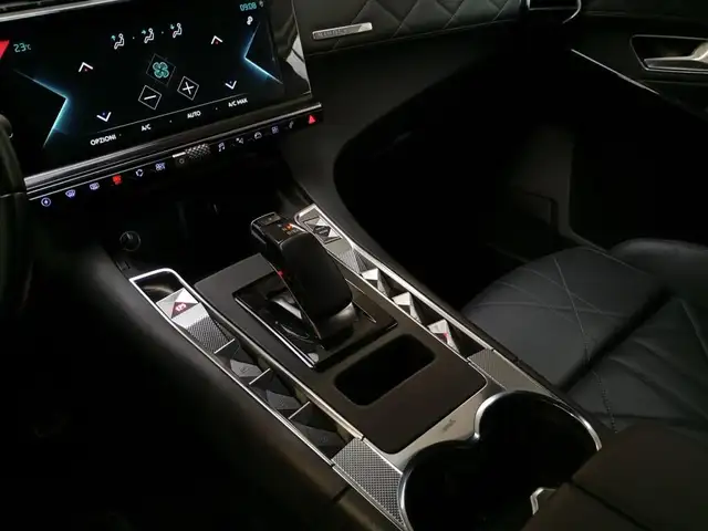 DS Automobiles DS 7 Crossback view 20