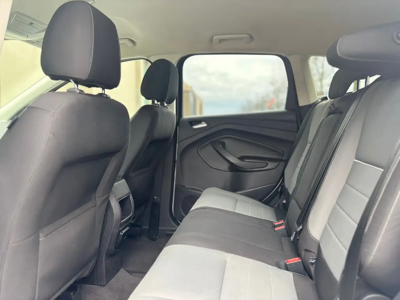 Ford Escape снимка Ford Escape