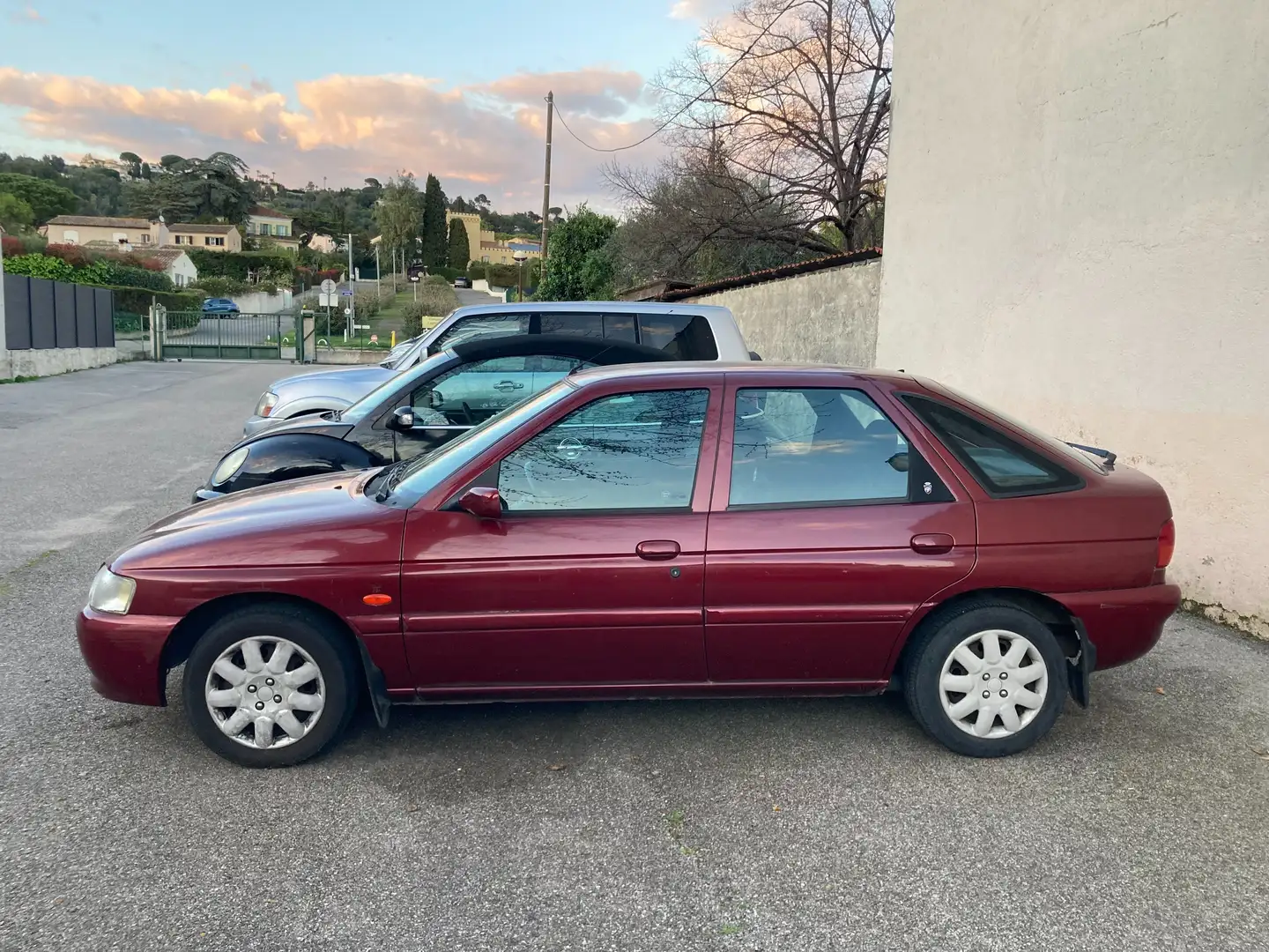 Ford Escort Escort 1.6i Ghia Roşu - 2
