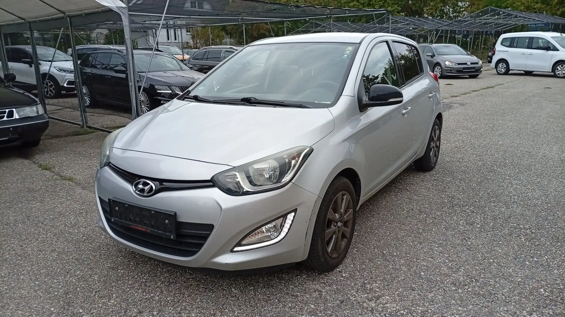 Hyundai i20 Hyundai i20 go 1,25 CVVT Silber - 1