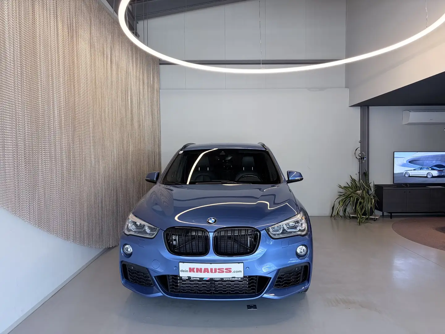 BMW X1 xDrive25i Blau - 2