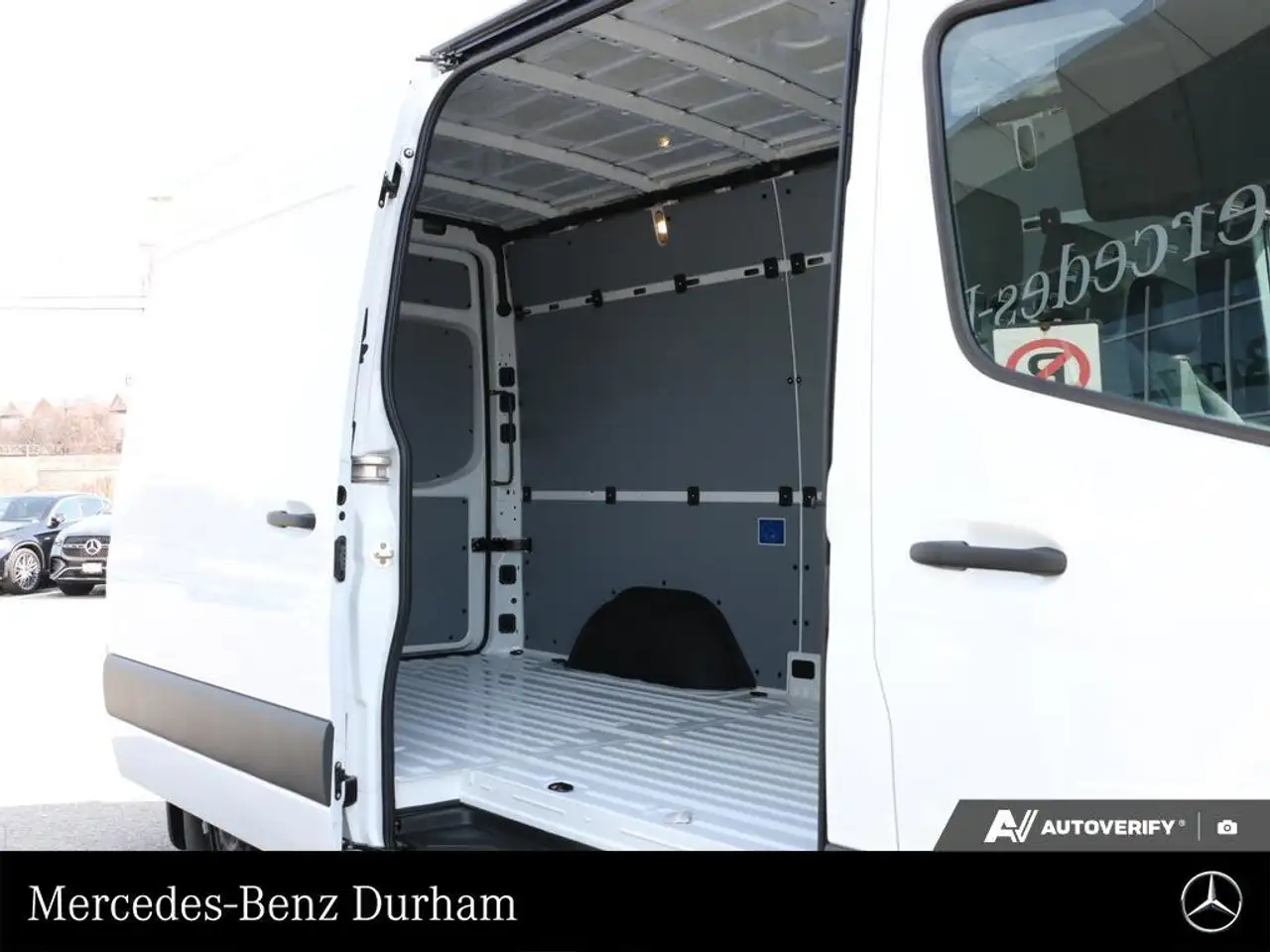Mercedes-Benz Sprinter снимка Mercedes-Benz Sprinter