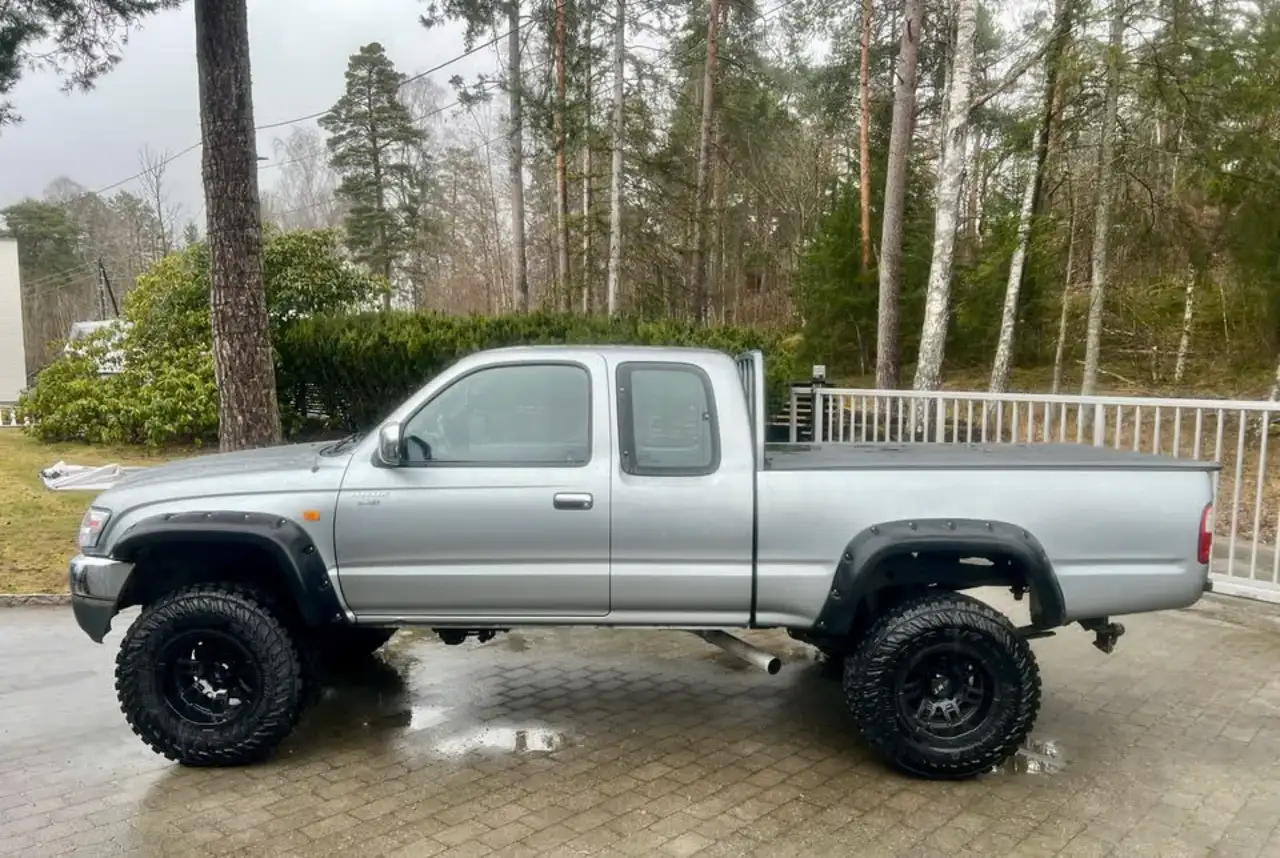 Toyota Hilux PICK UP 2.4 TD