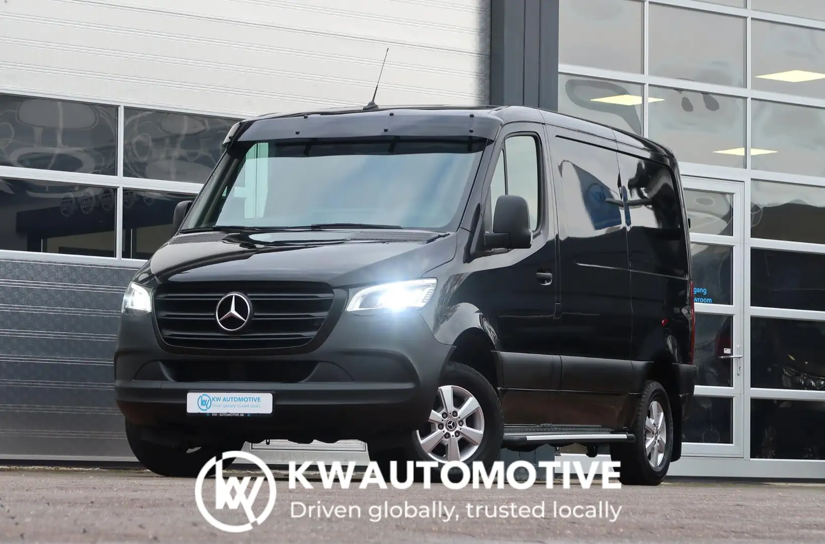 Mercedes-Benz Sprinter 316 2.2 CDI L1H1 RWD AUT/ CAMERA/ LED/ MBUX/ CRUIS Černá - 1