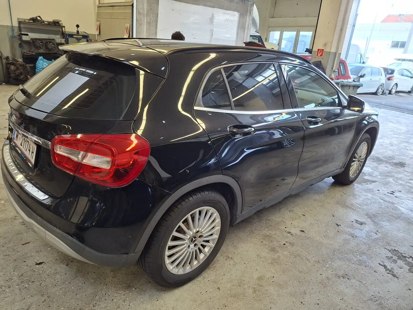 Mercedes-Benz GLA 180 d Aut. - 2