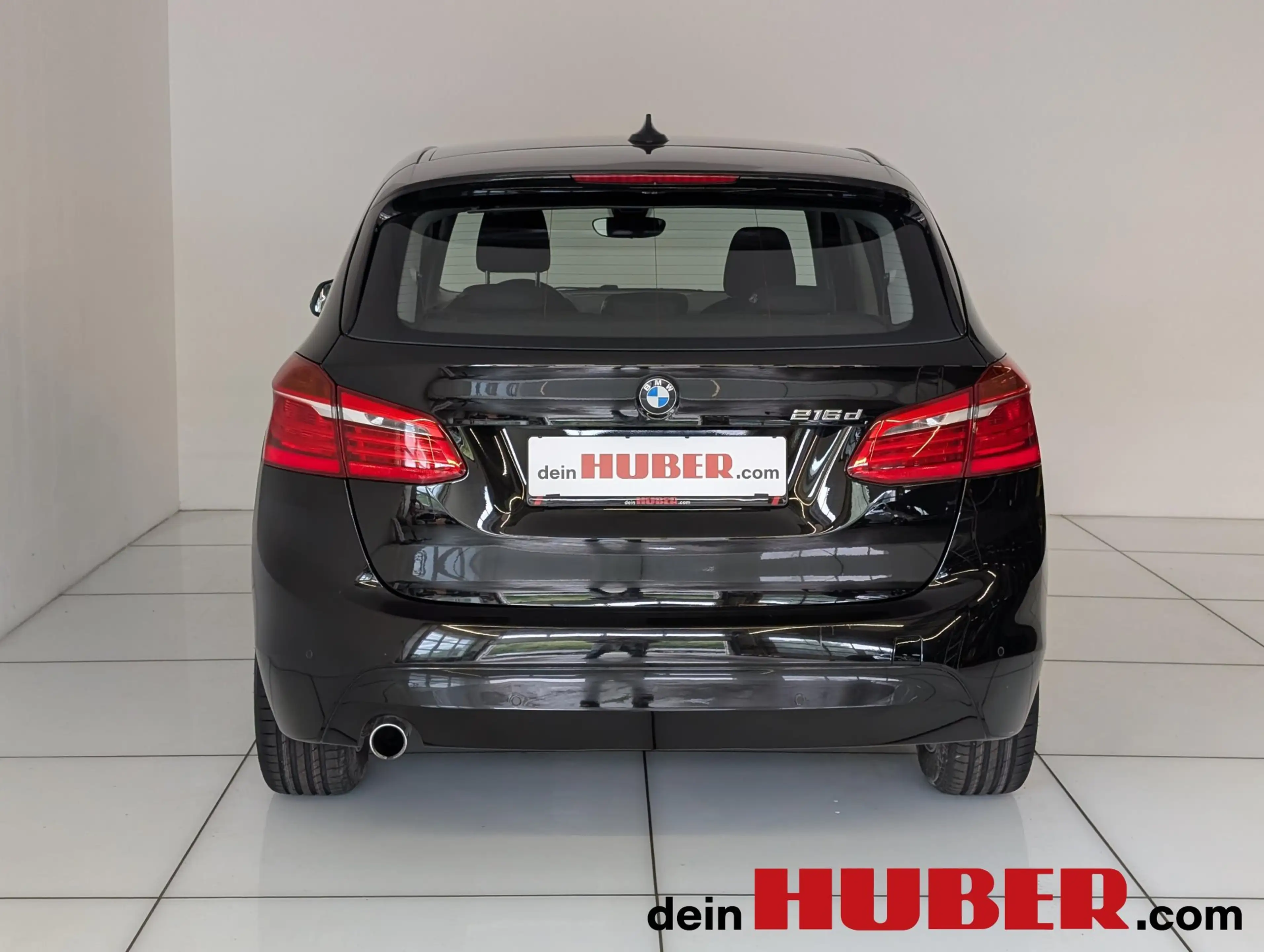 BMW 216 d — photo 7