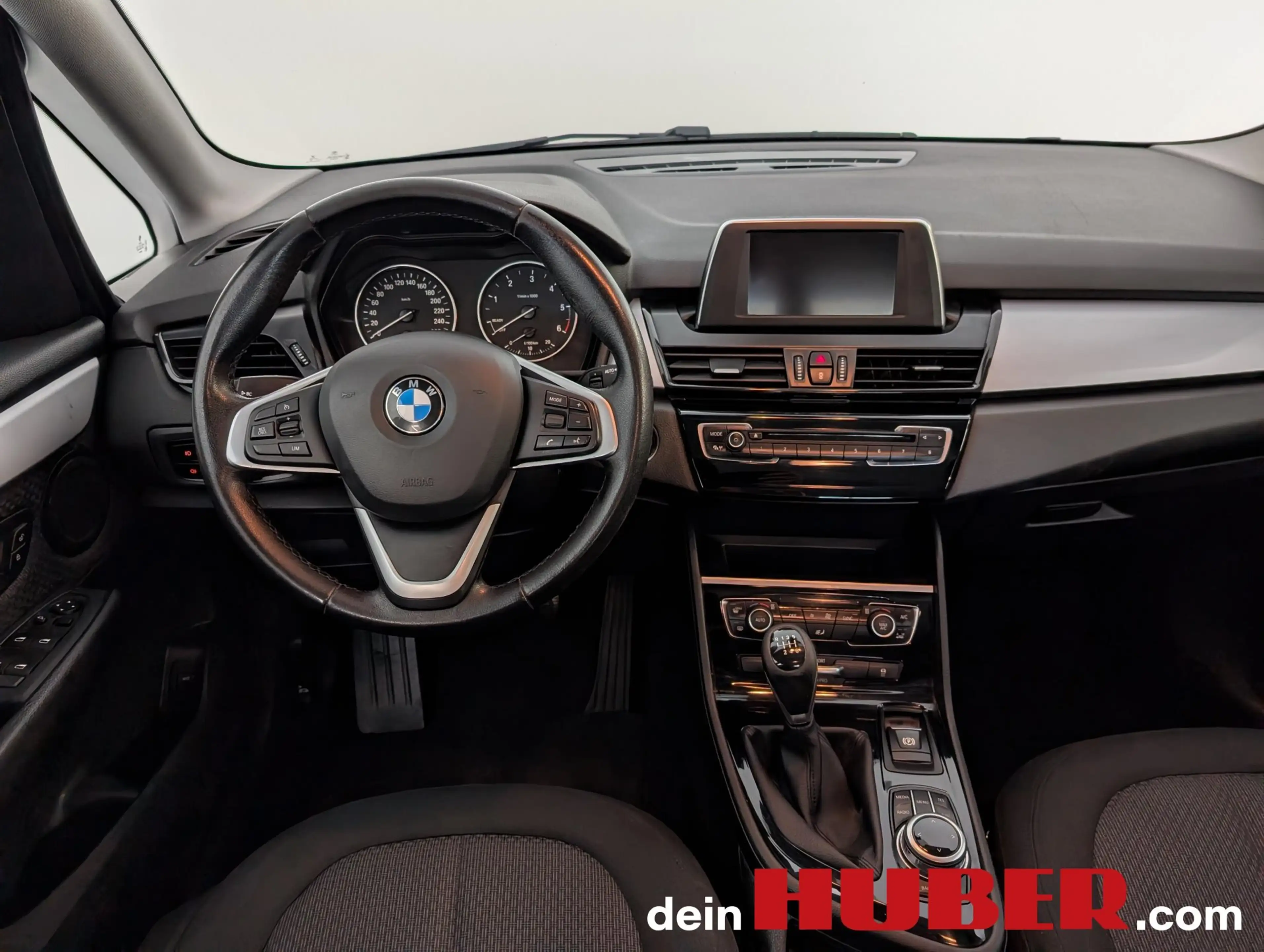 BMW 216 d — photo 12