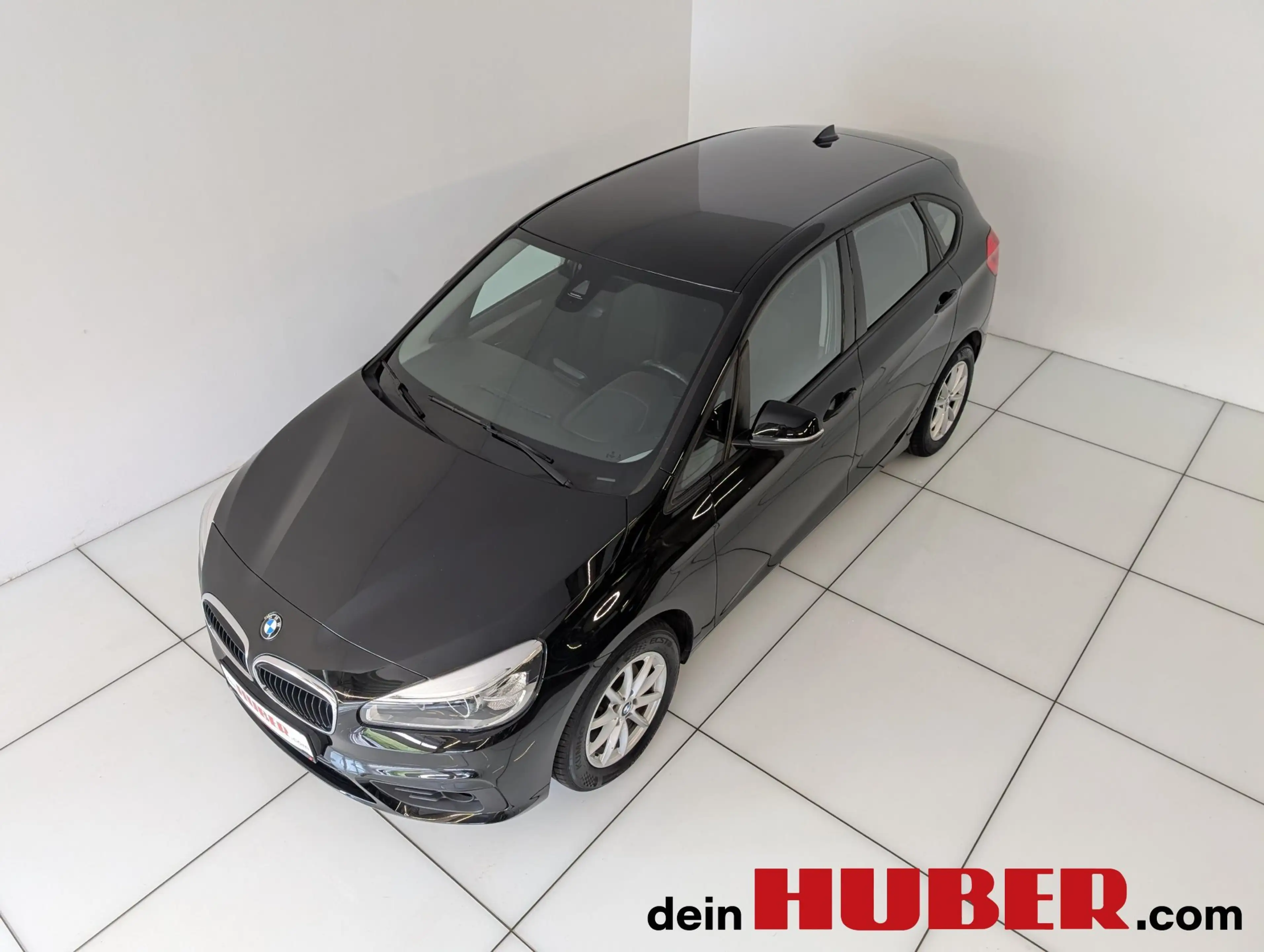 BMW 216 d — photo 2