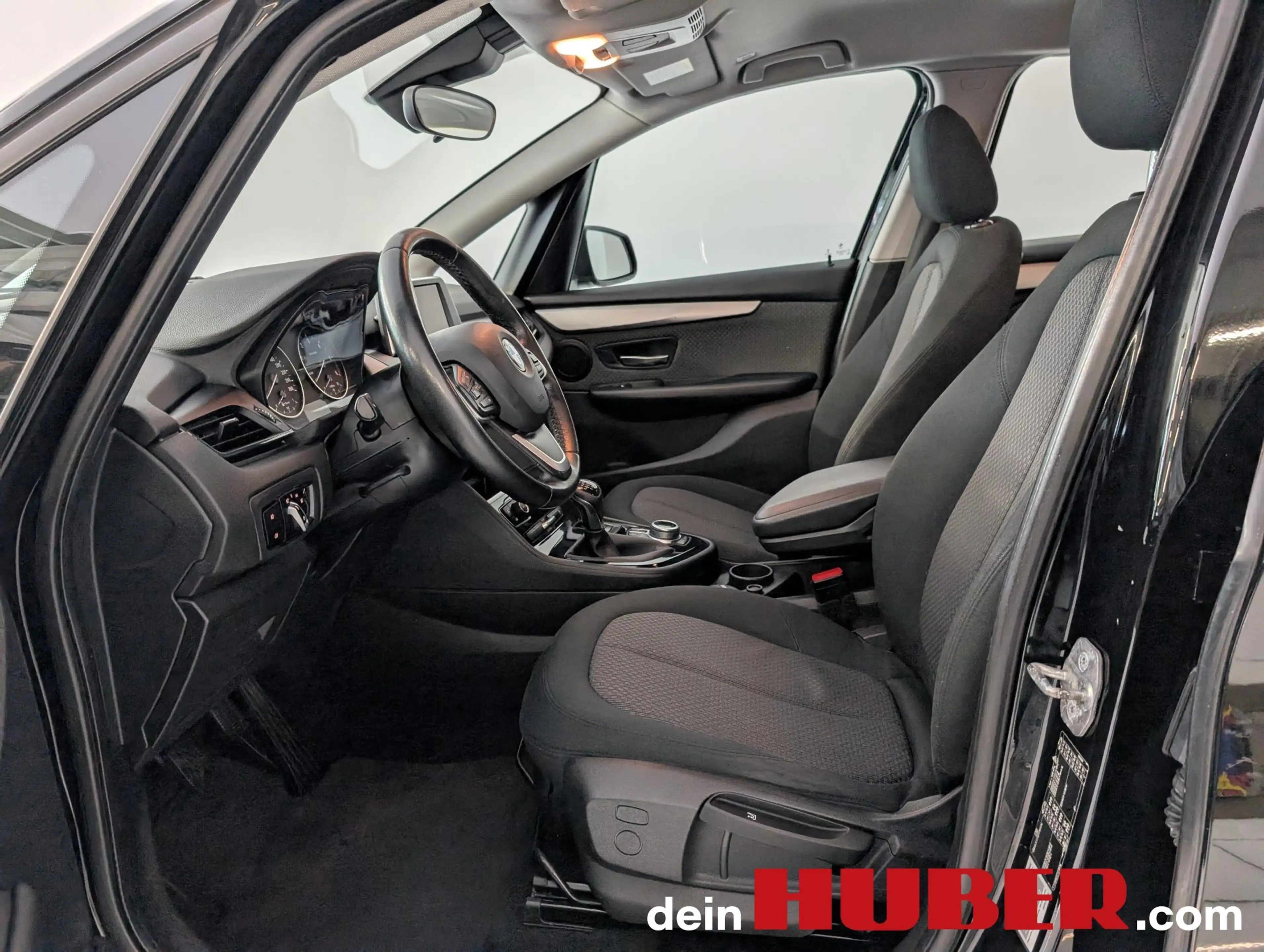 BMW 216 d — photo 9