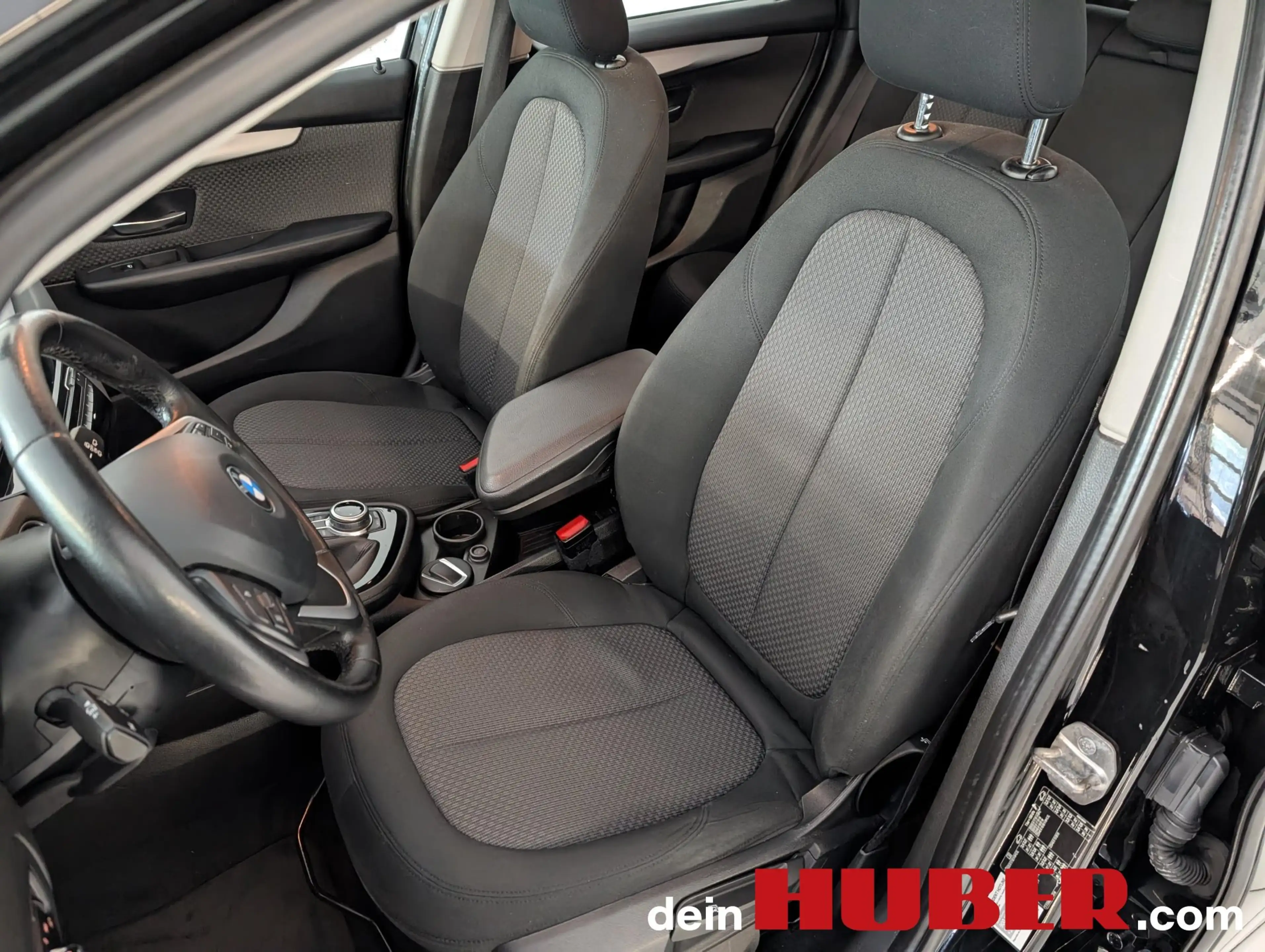 BMW 216 d — photo 10