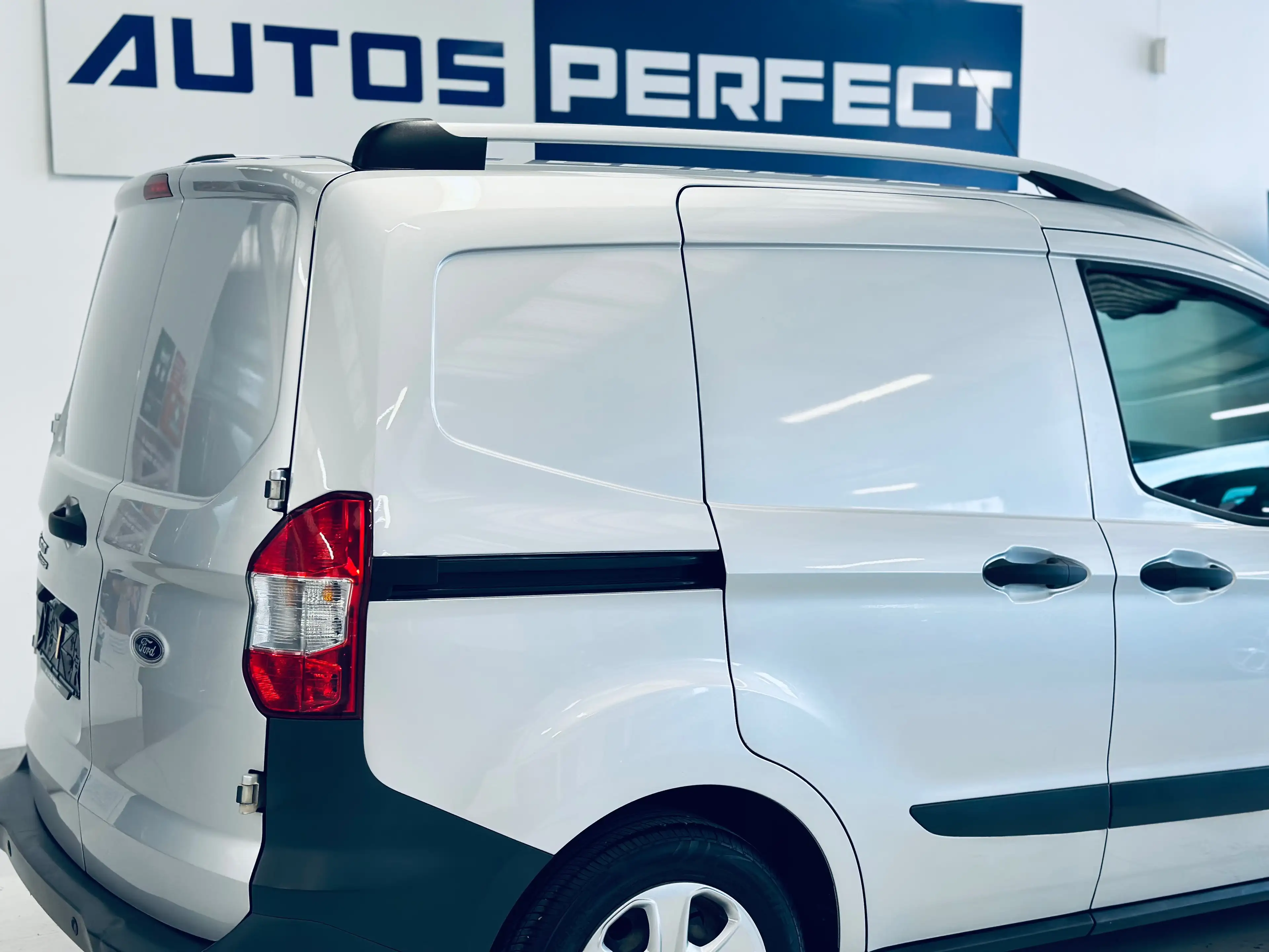 Ford Transit Courier Transit Courier 1.5 TDCi Ambiente (EU6.2) — photo 7