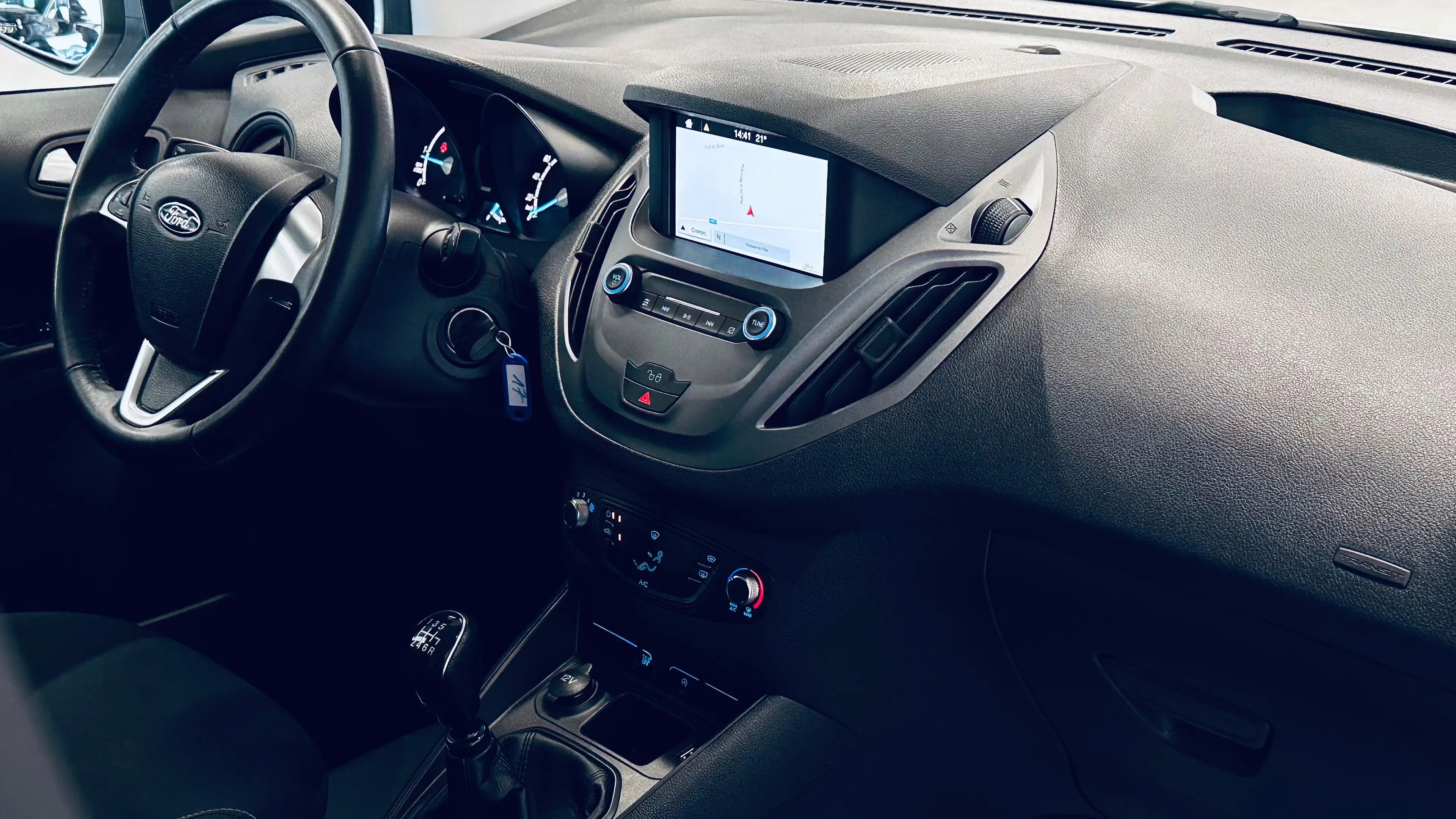 Ford Transit Courier Transit Courier 1.5 TDCi Ambiente (EU6.2) — photo 11