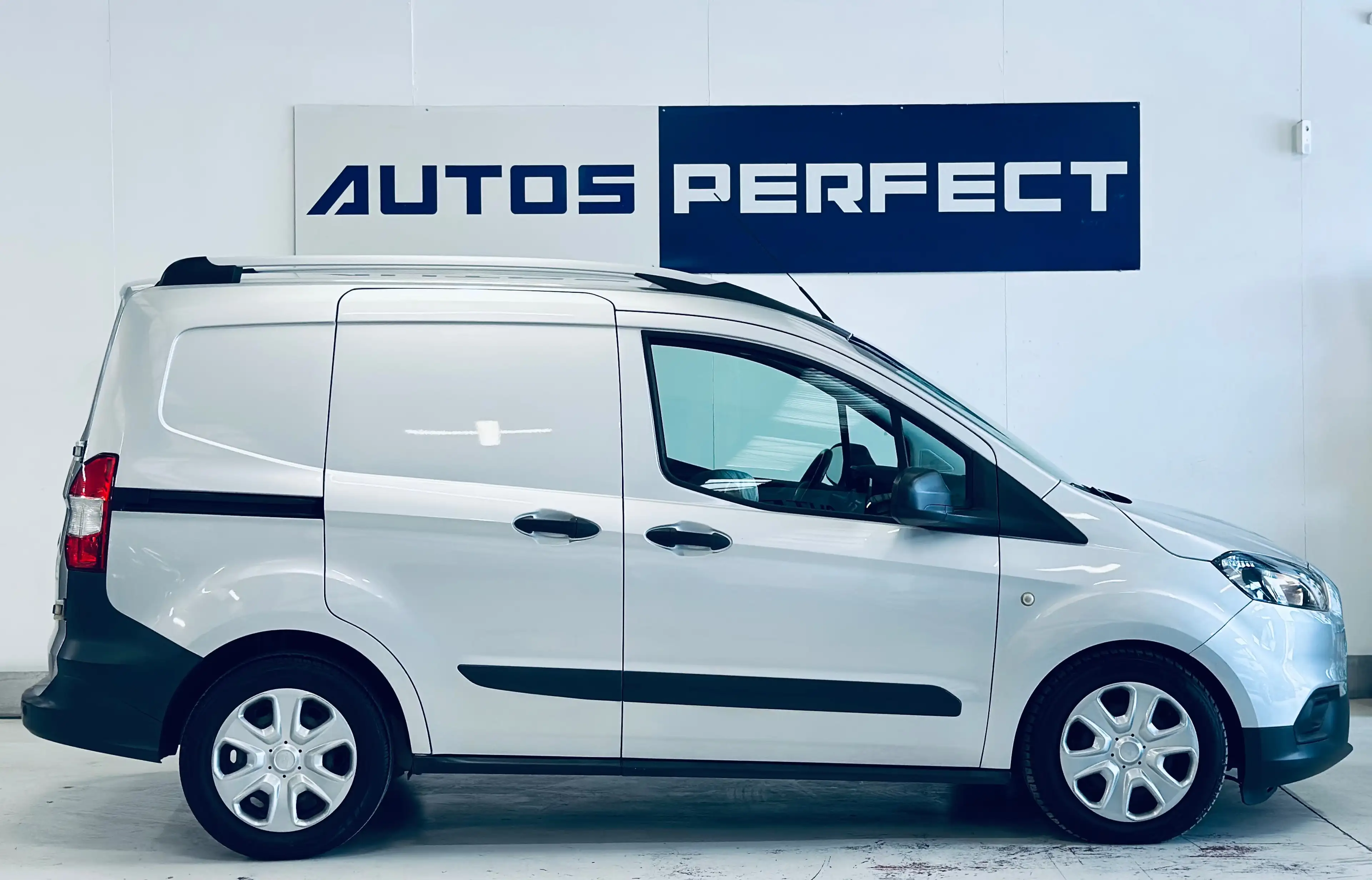 Ford Transit Courier Transit Courier 1.5 TDCi Ambiente (EU6.2) — photo 3