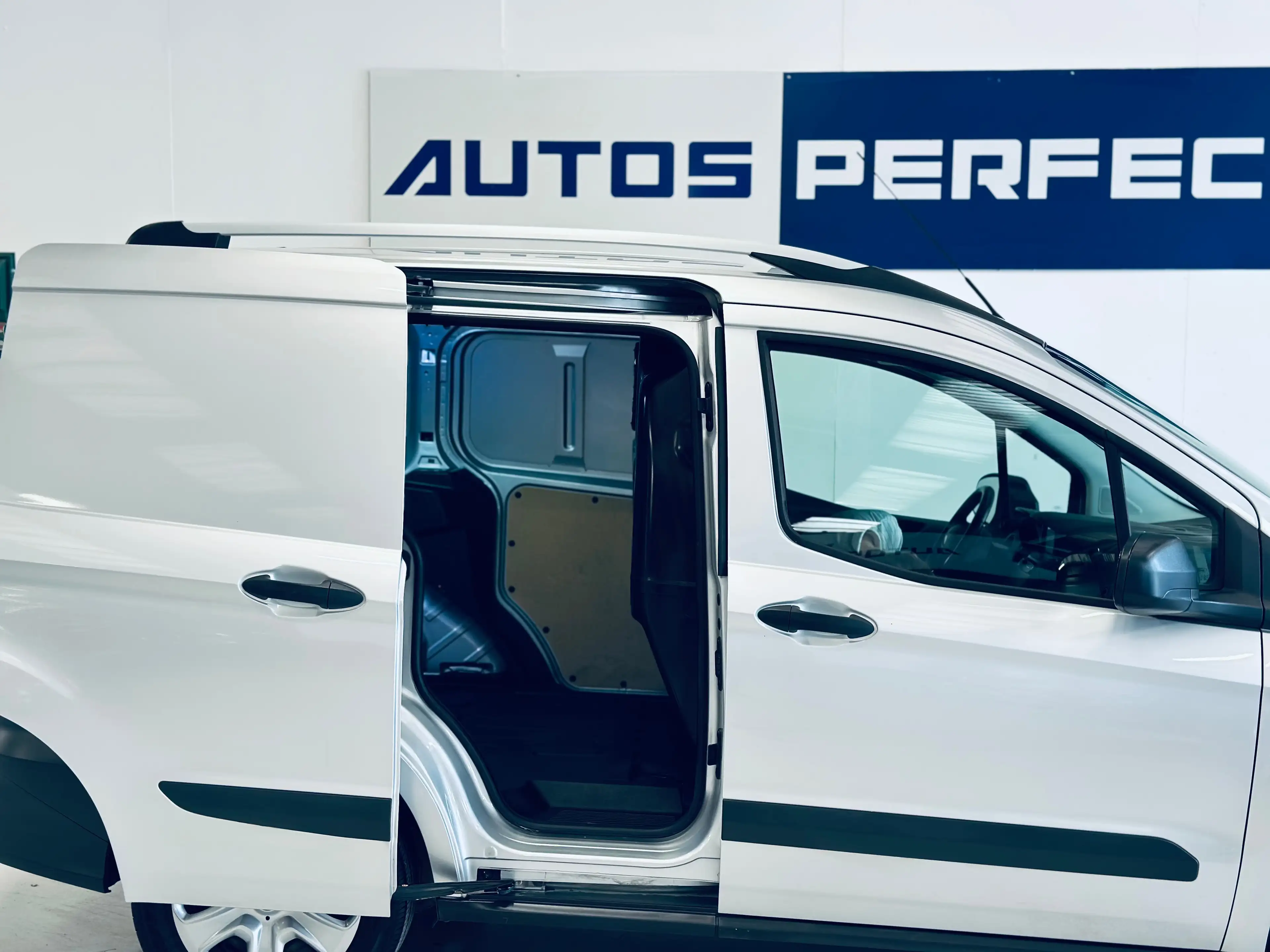 Ford Transit Courier Transit Courier 1.5 TDCi Ambiente (EU6.2) — photo 8