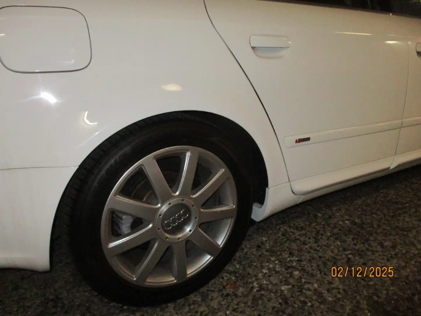 Audi A4 Avant "S line" 2.0 TDI (125kW) Weiß - 2