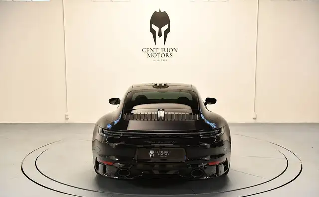 Porsche 911 view 5