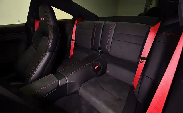Porsche 911 view 15