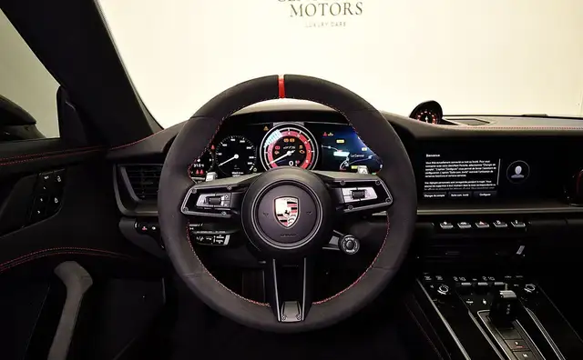 Porsche 911 view 12