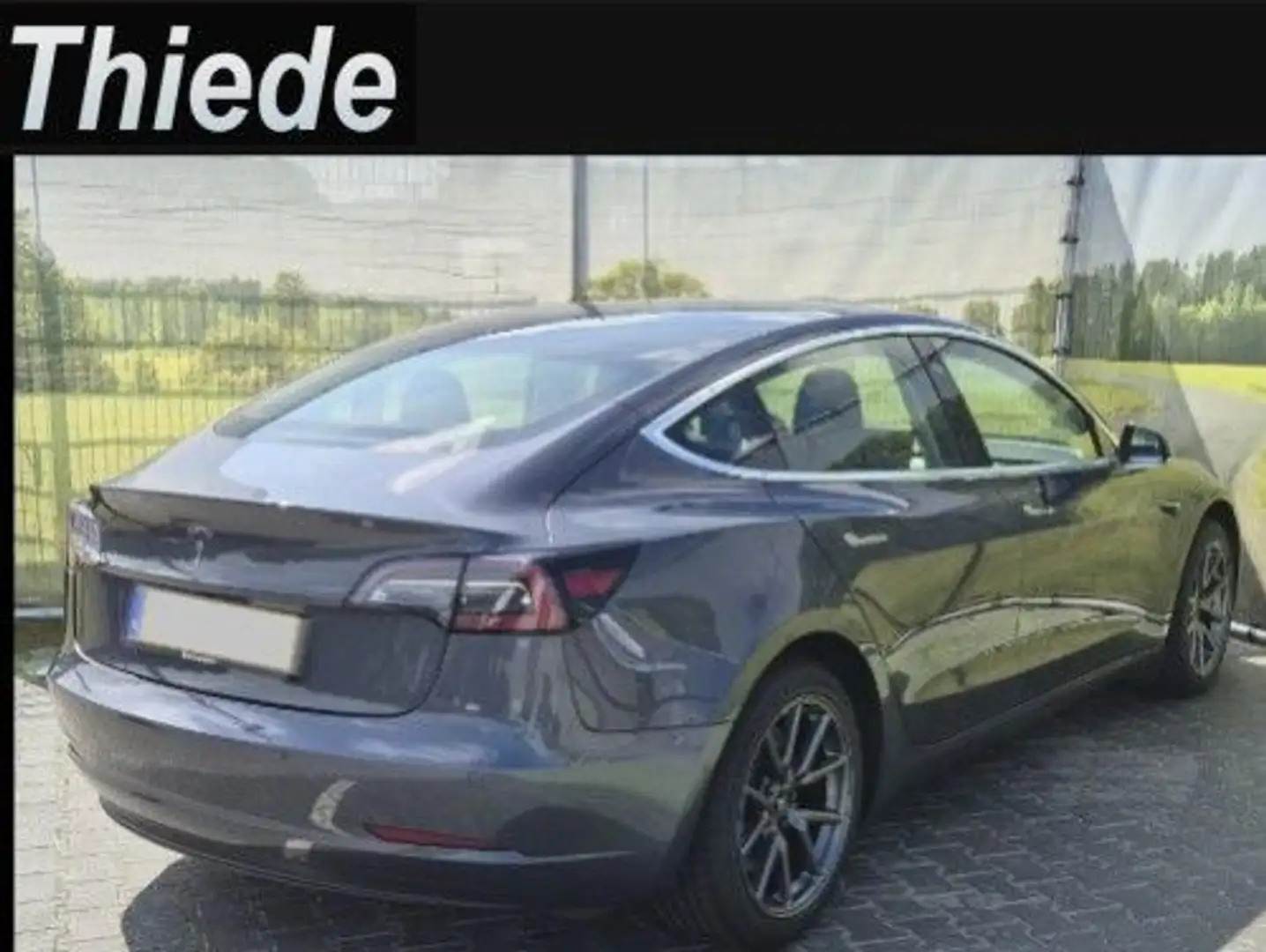 Tesla Model 3 Standard Range Plus NAVI/KAMERA/SH/PANO Grau - 1