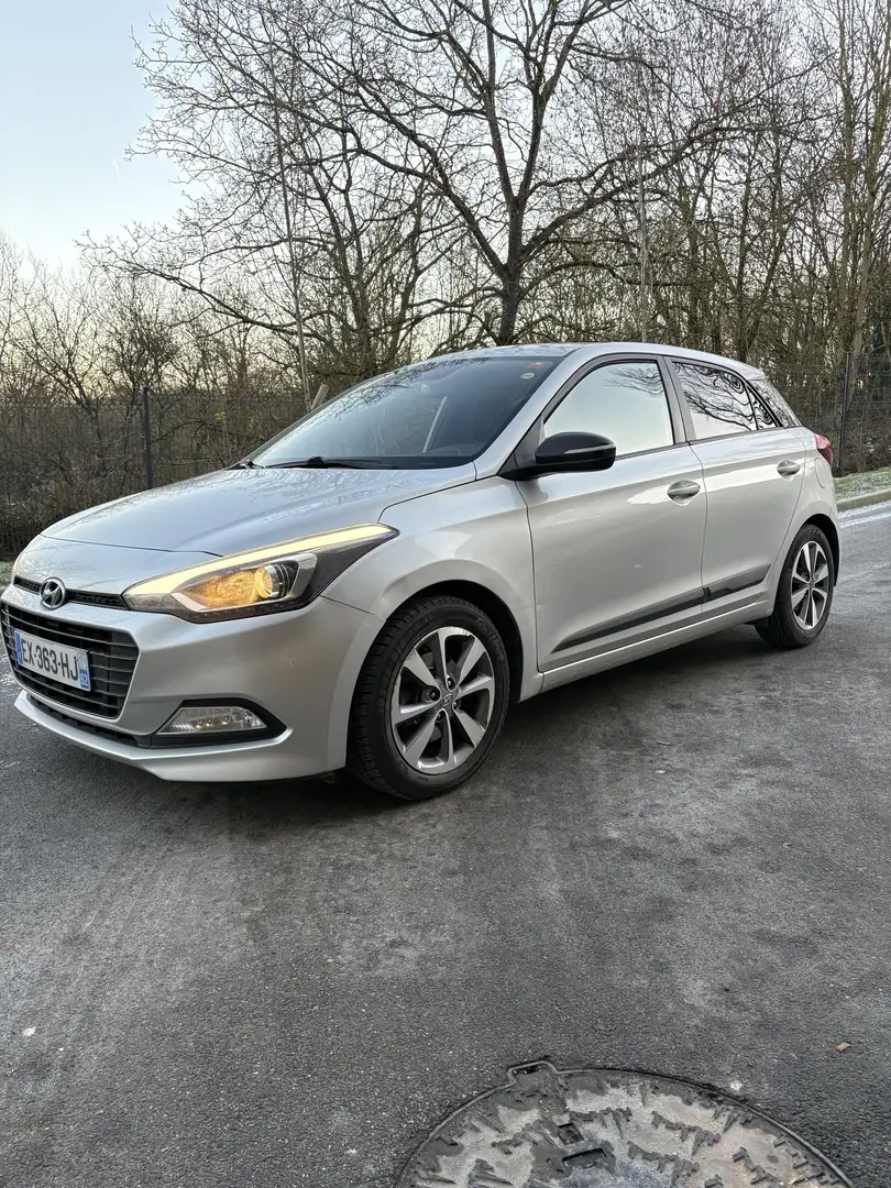 Hyundai i20 Business 1.1 CRDi 75 Blue Drive - 2