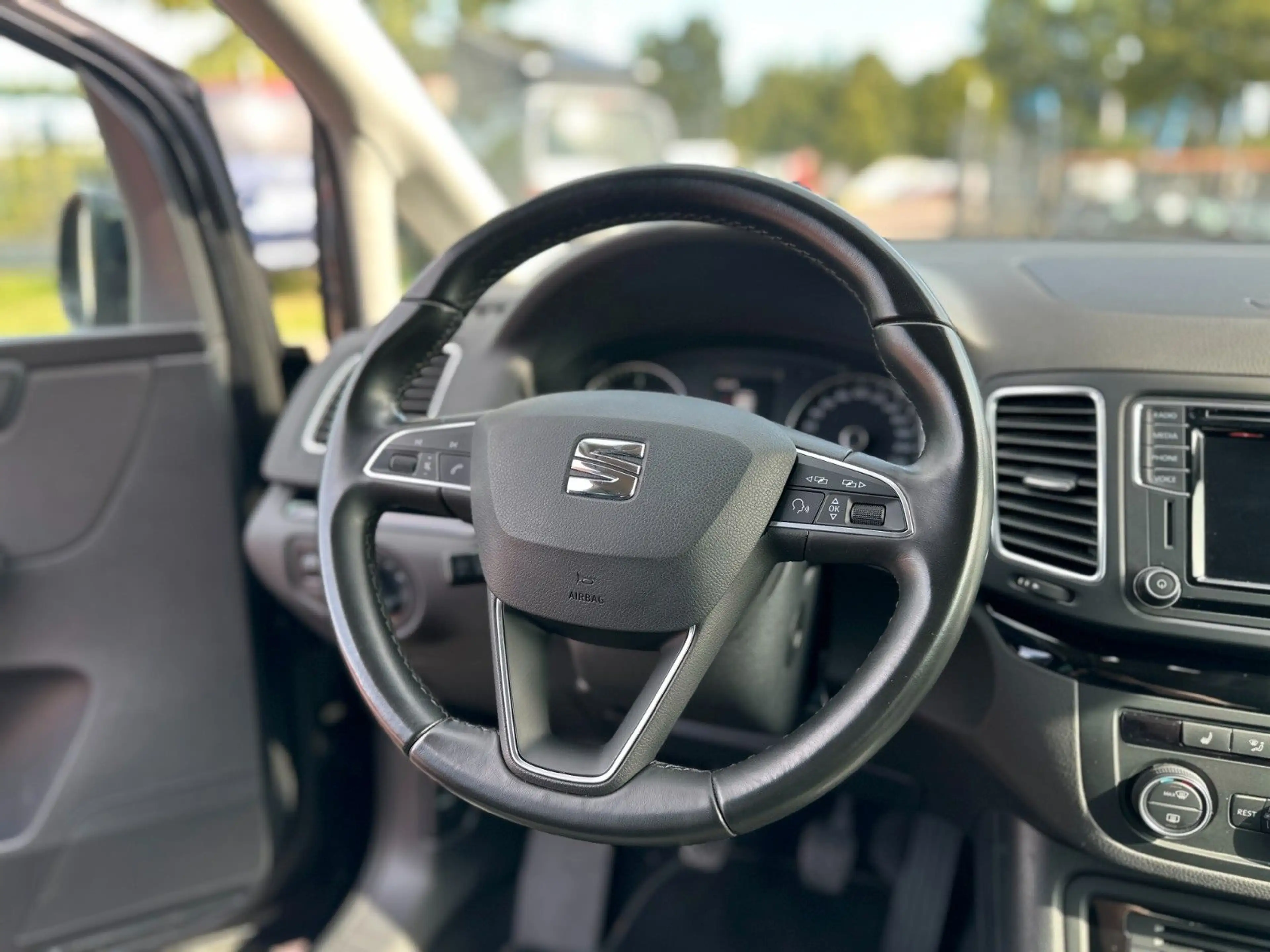 SEAT Alhambra Style 2.0 TDI/7-SITZE/DCC/DOPPELKLIMA — photo 12