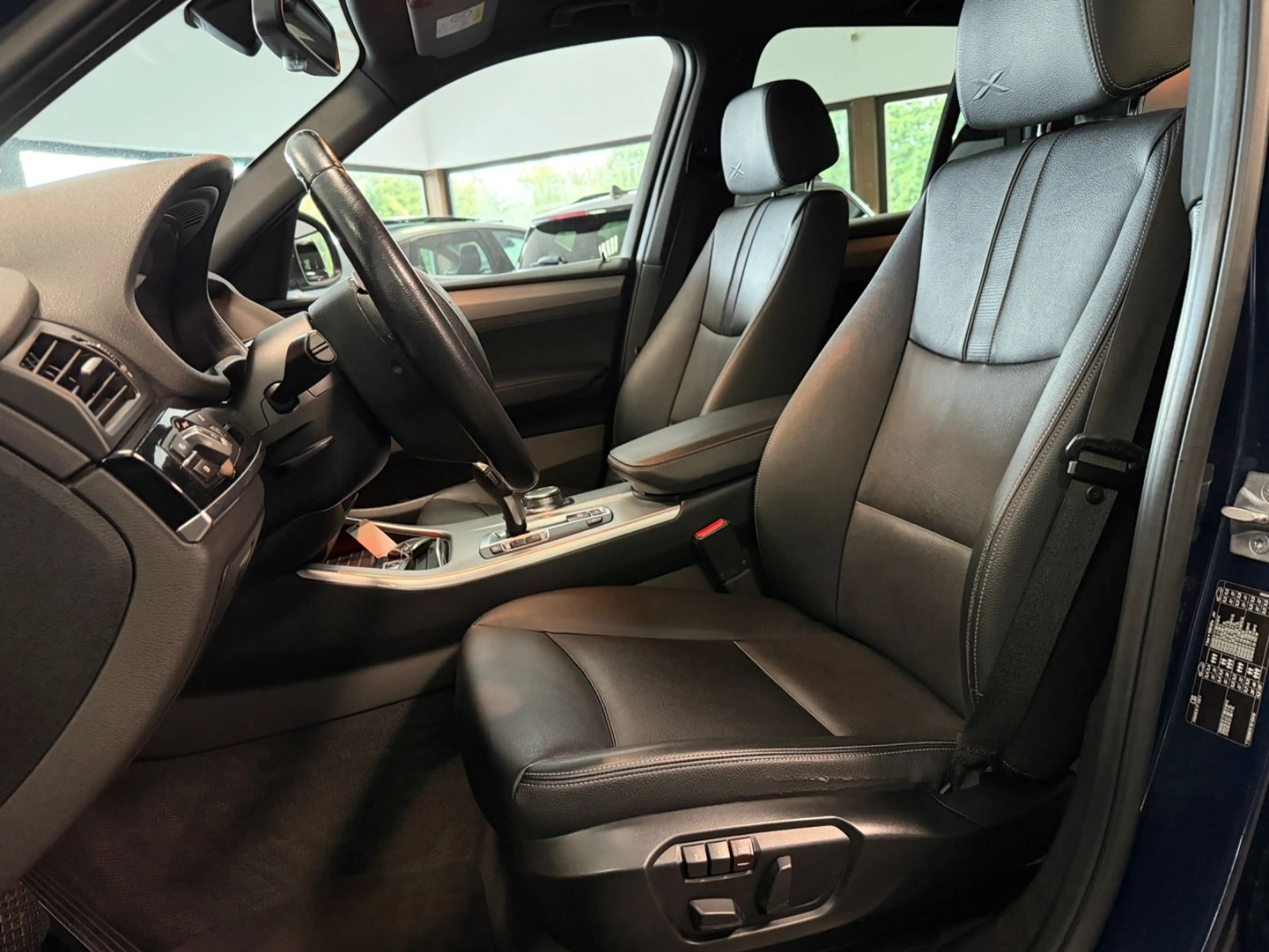 BMW X3 18d xLine*AUTOMATIK*ACC*XENON*LEDER*KEYLESS* — photo 10