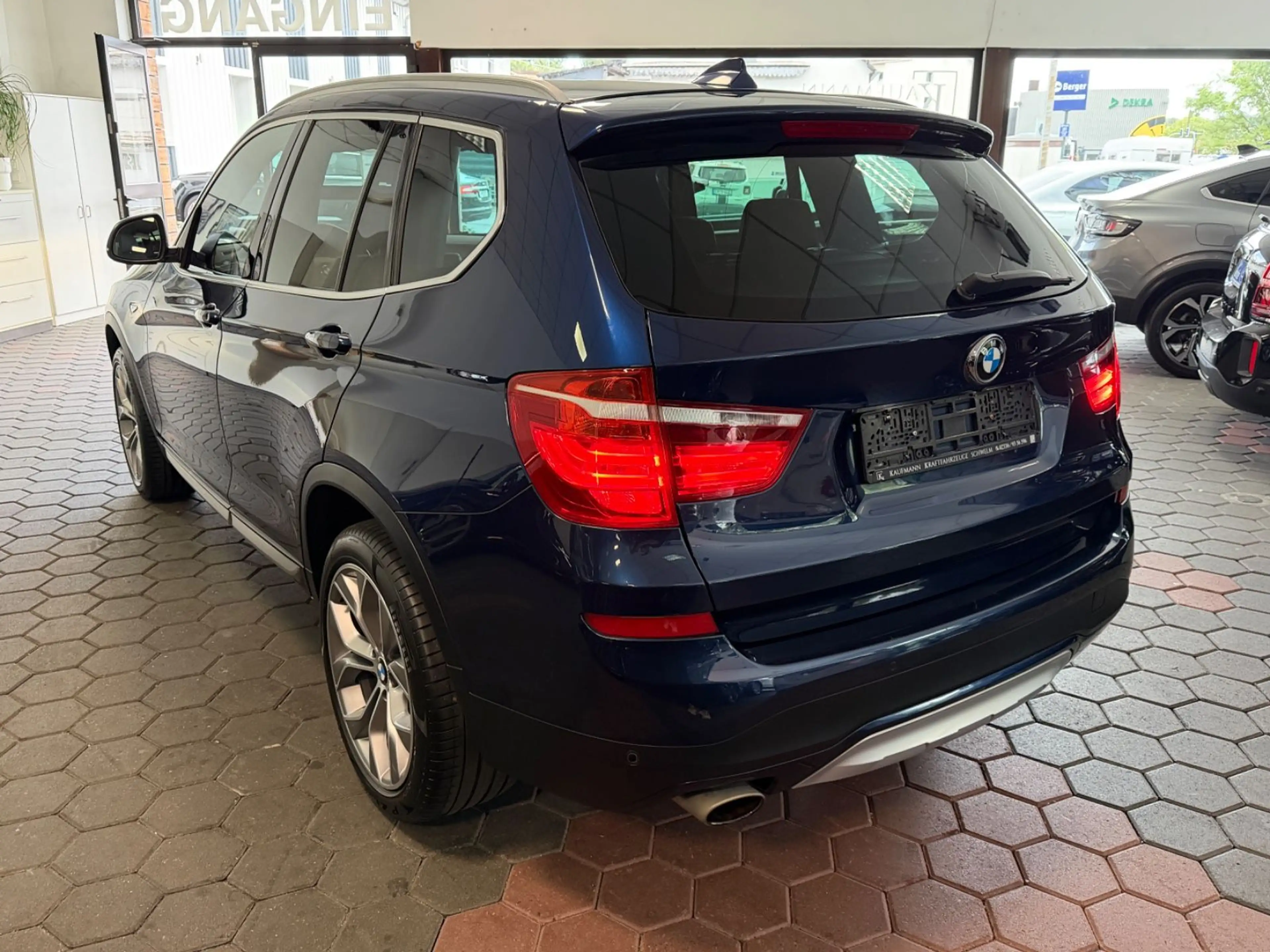 BMW X3 18d xLine*AUTOMATIK*ACC*XENON*LEDER*KEYLESS* — photo 2