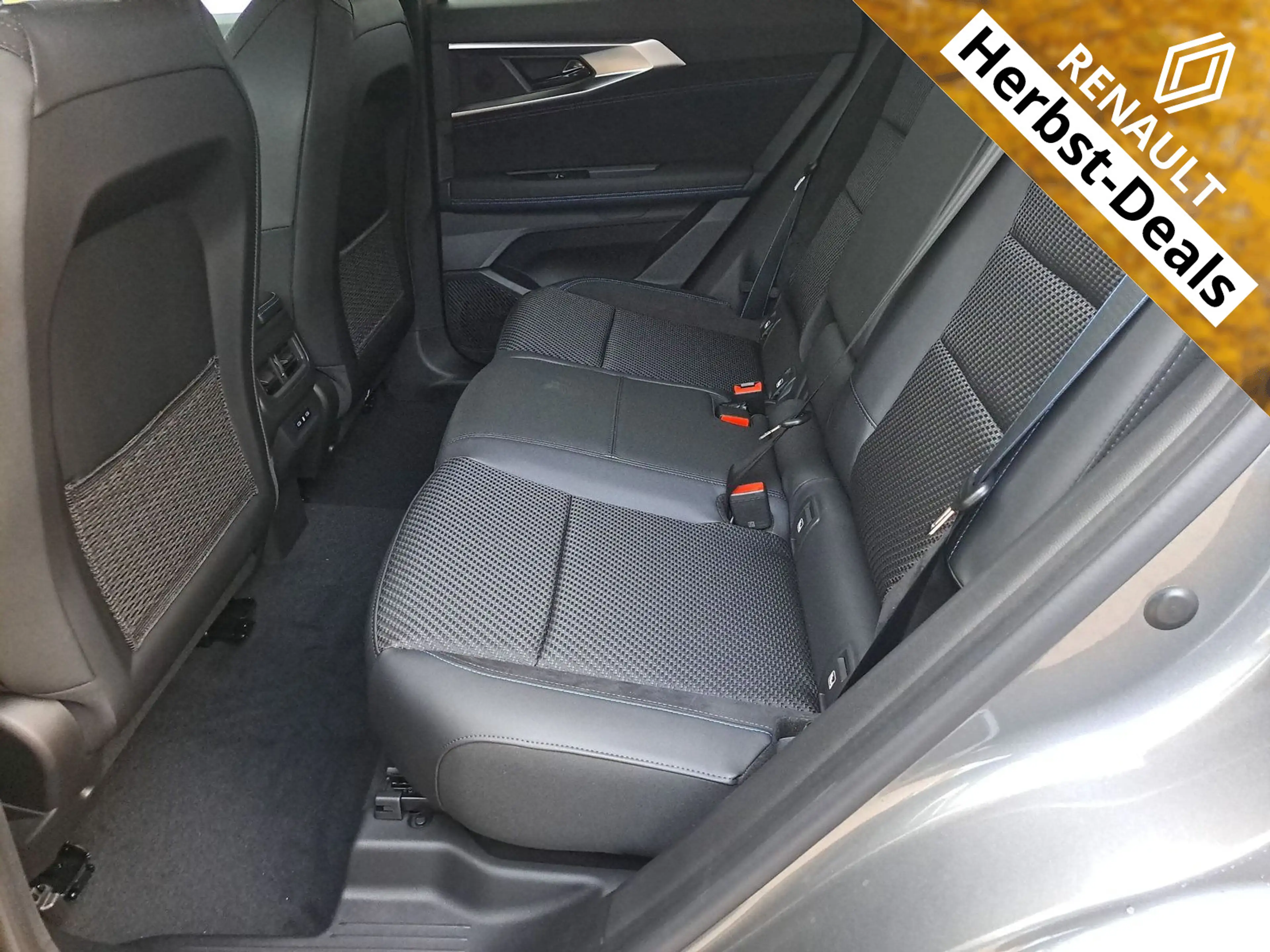 Renault Austral 1.2 E-TECH Hybrid 200 Esprit Alpine Herb — photo 14
