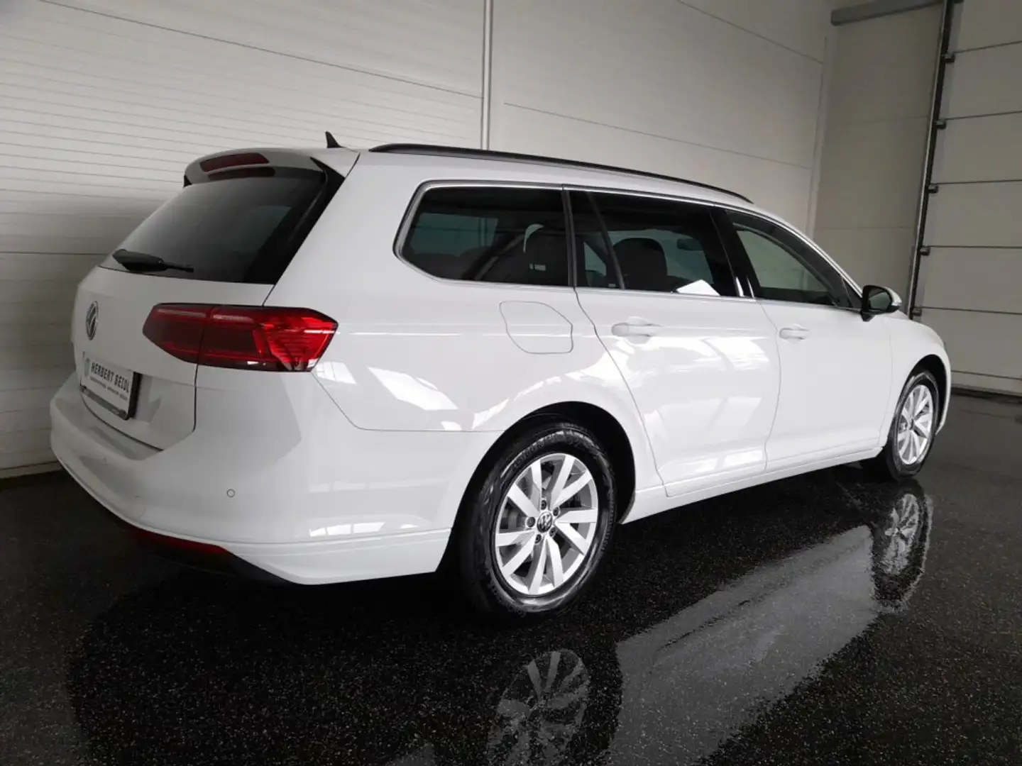 Volkswagen Passat Variant BUSINESS 2,0 TDI DSG *MATRIX-LED / NAVI / ACC / KAMERA / SPORT MASSAGESITZ / VERKEHRSZEICHENASSIST* Weiß - 2