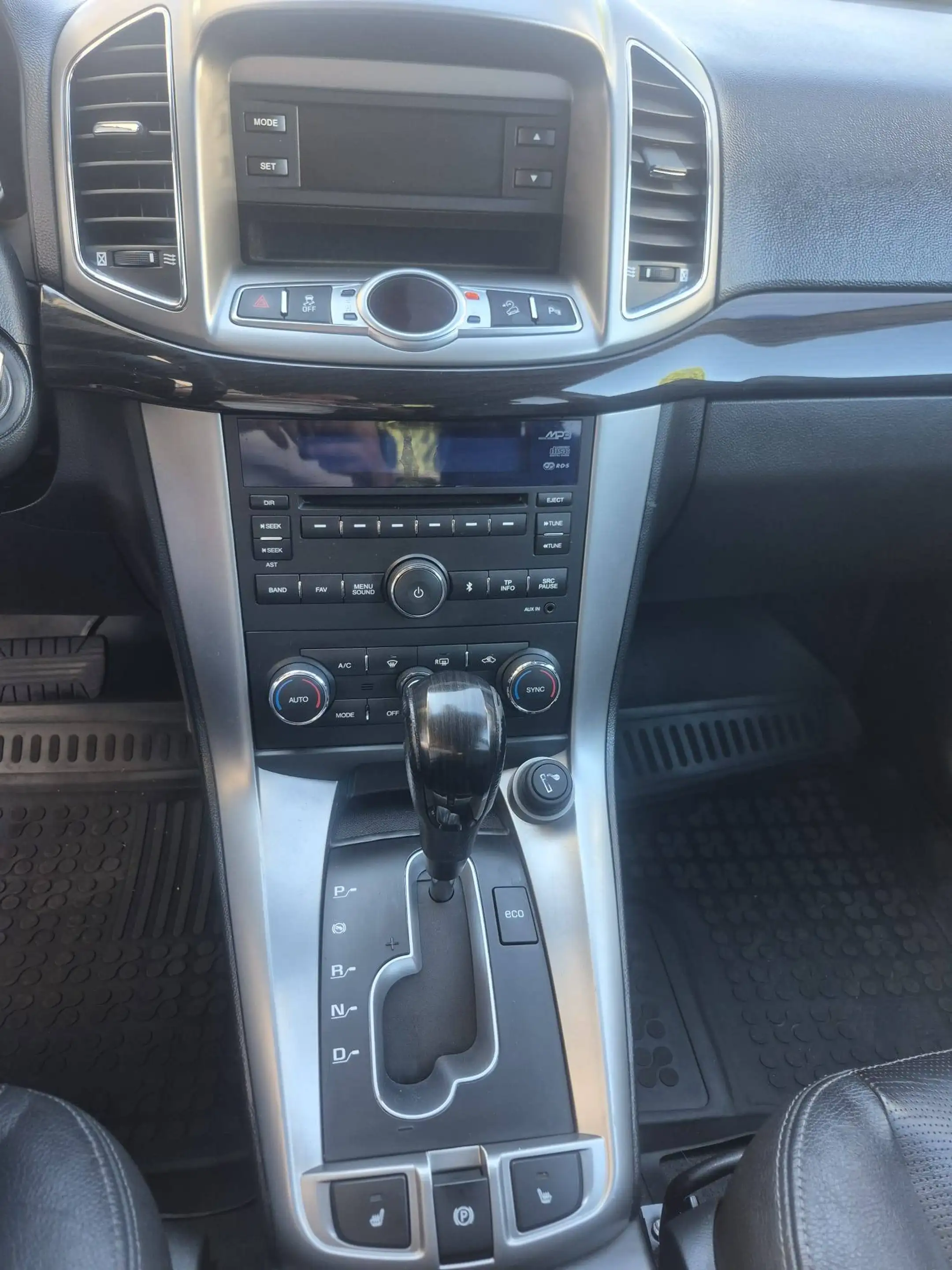 Chevrolet Captiva 2.2 D LT — photo 12