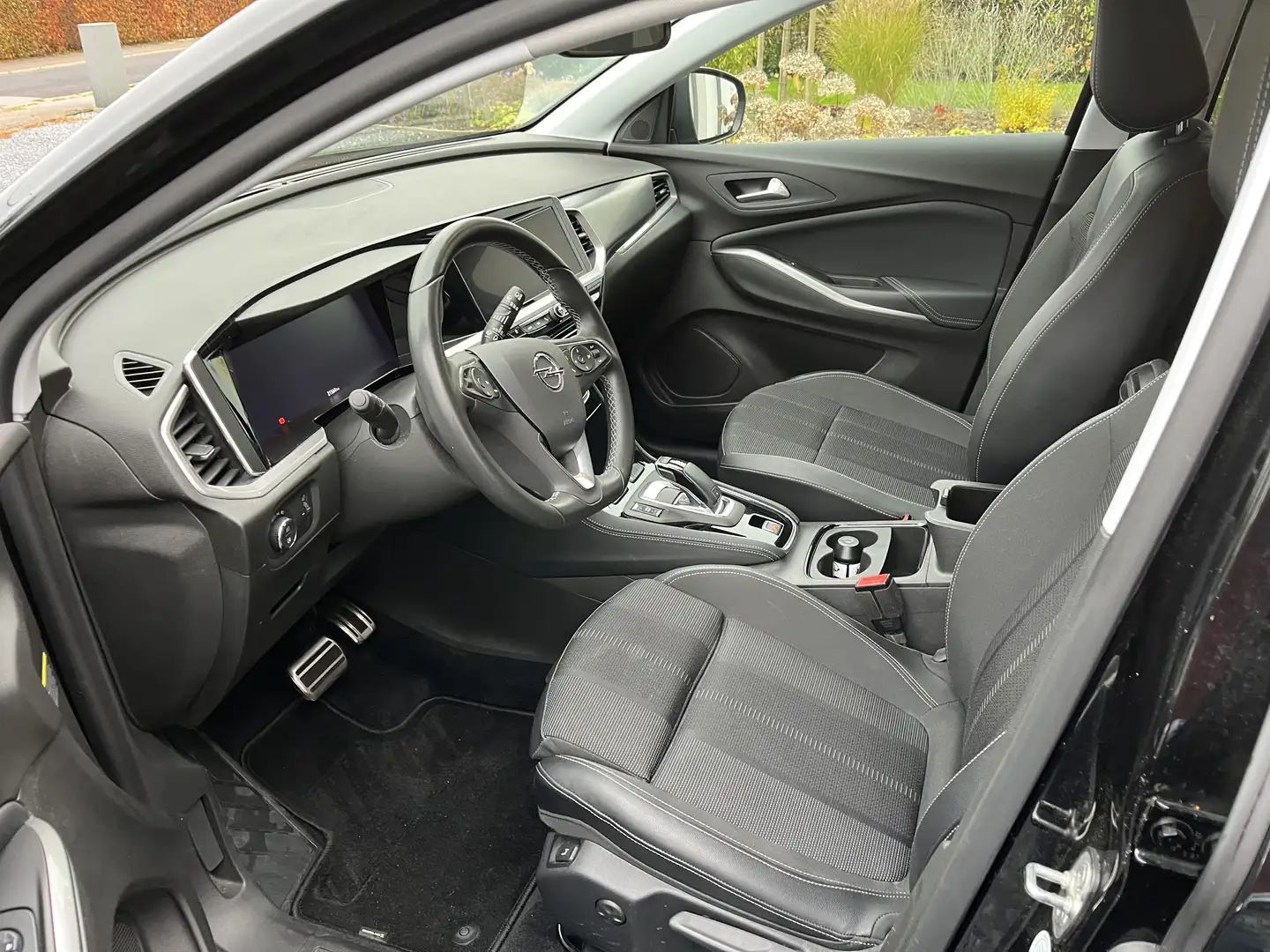Opel Grandland 1.5 D Automatik Business Elegance Noir - 2