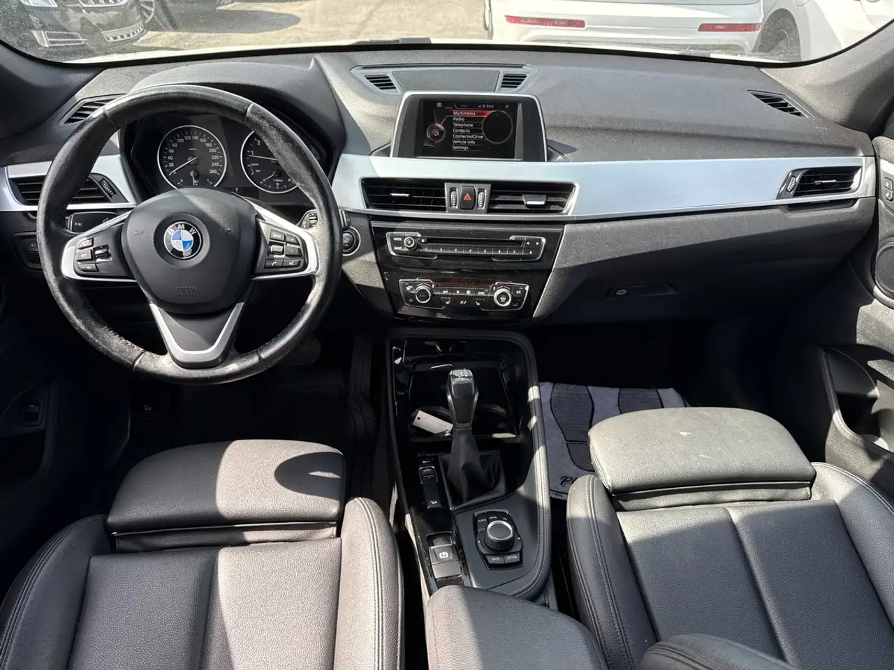 BMW X1 снимка BMW X1