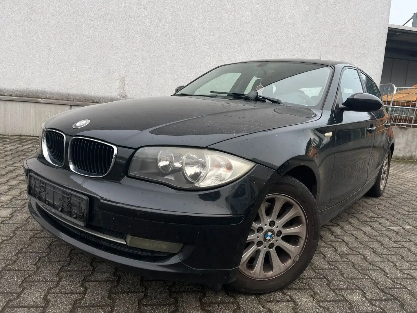 BMW 120 d KLIMAAUT.|SHZ|PDC|ALU|NAVI| Schwarz - 1