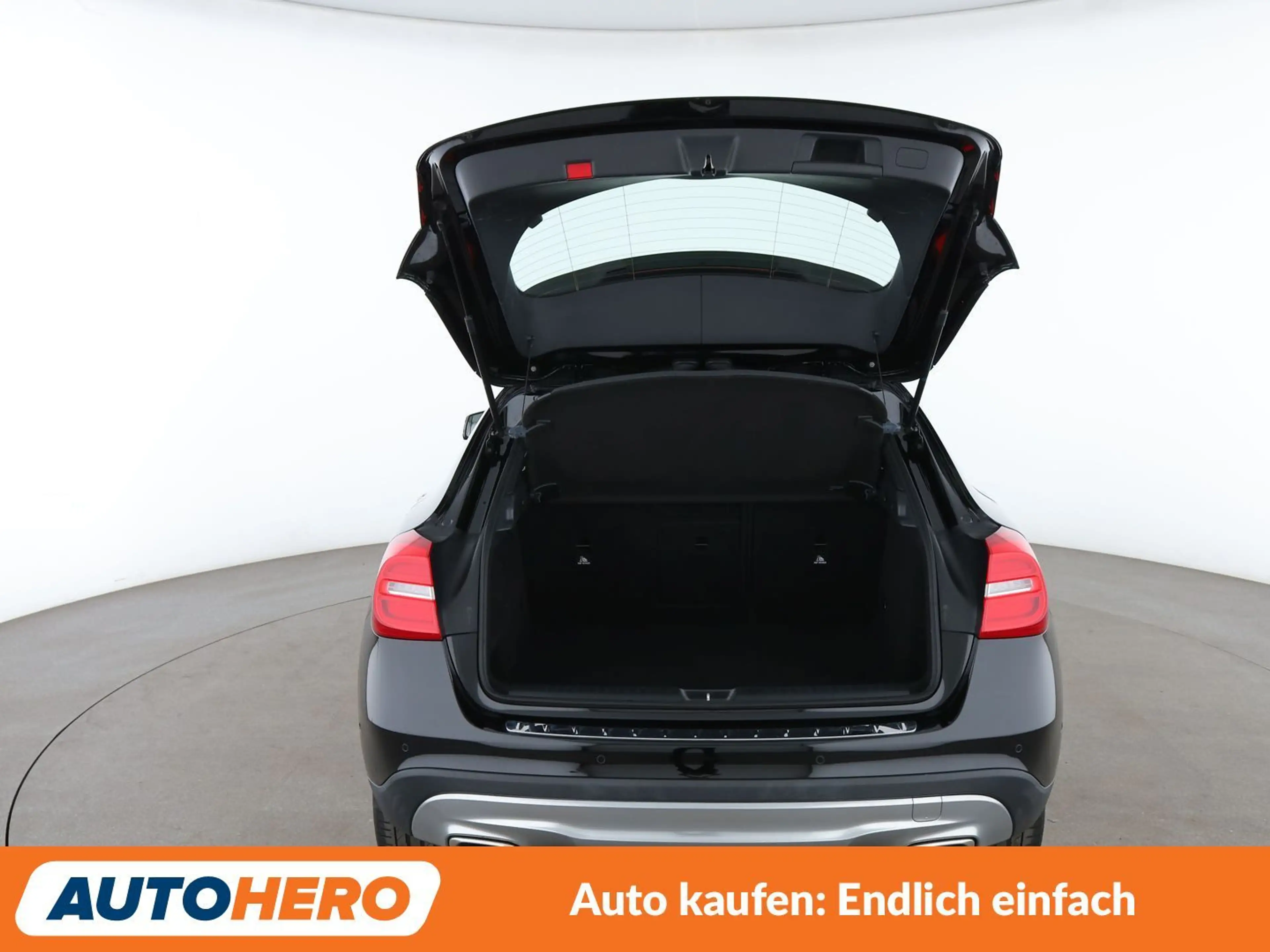 Mercedes-Benz GLA 180 GLA 180 d Urban *NAVI*BI-XENON*PDC*SHZ* — photo 10